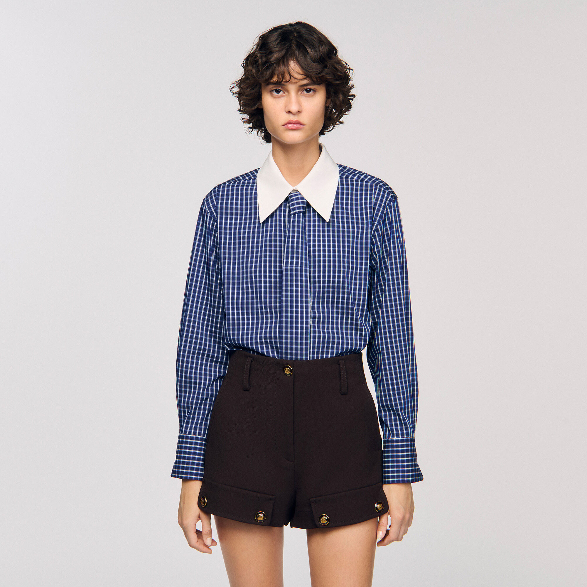 Camisa a cuadros y corbata