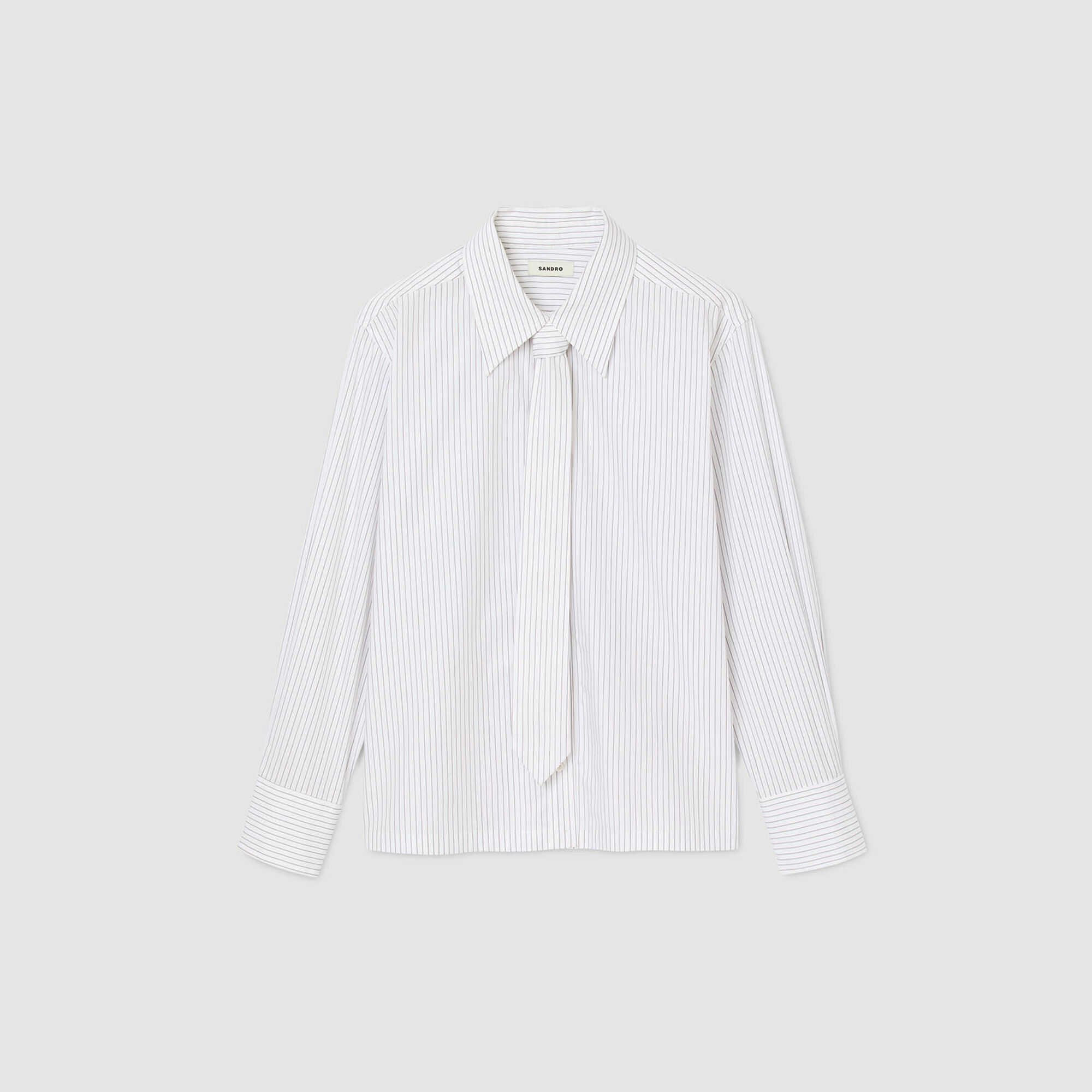 Camisa de rayas con corbata