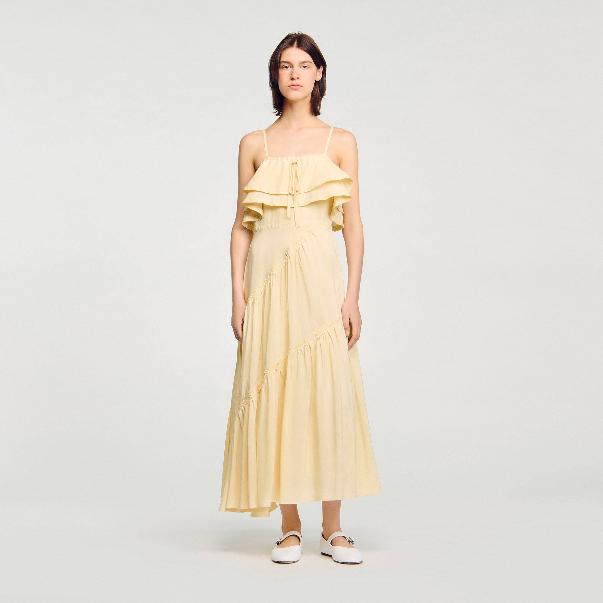 Vestido largo con volantes