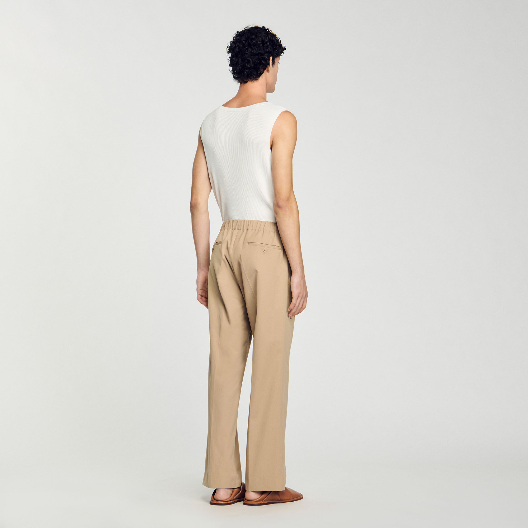 Pantalón ancho