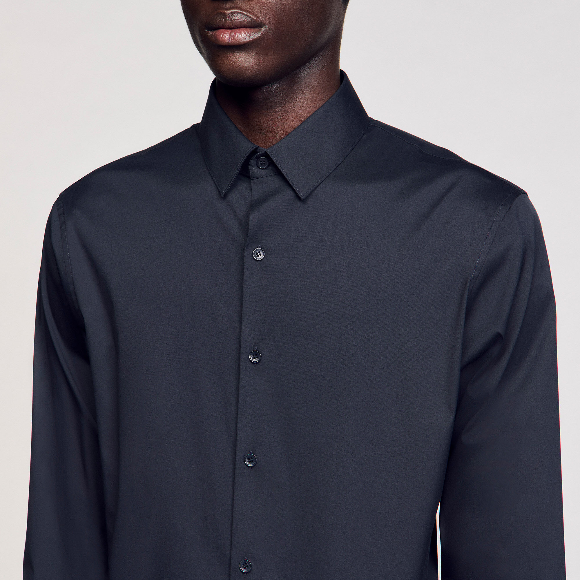 Camisa ajustada de algodón stretch