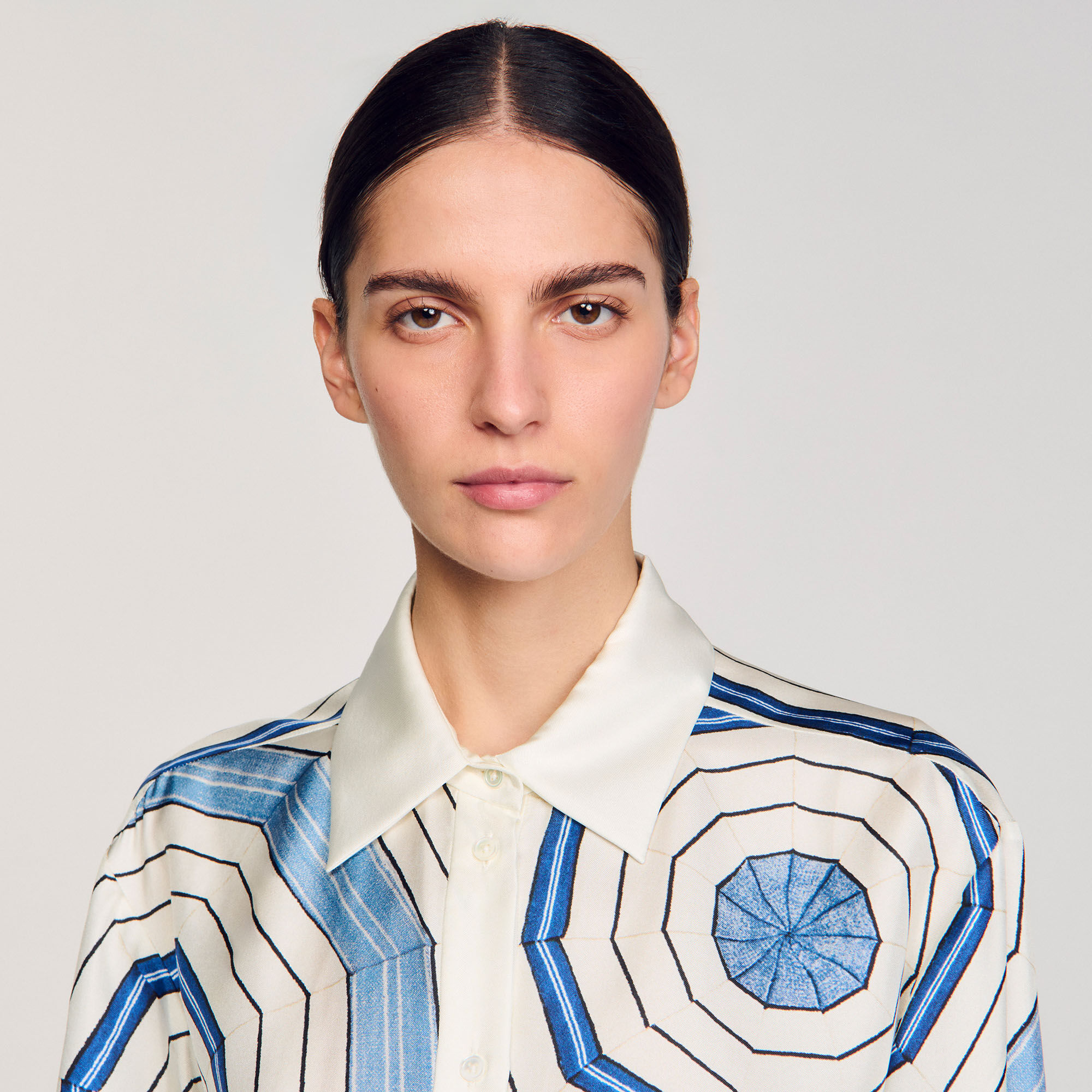 Camisa de seda con espirales