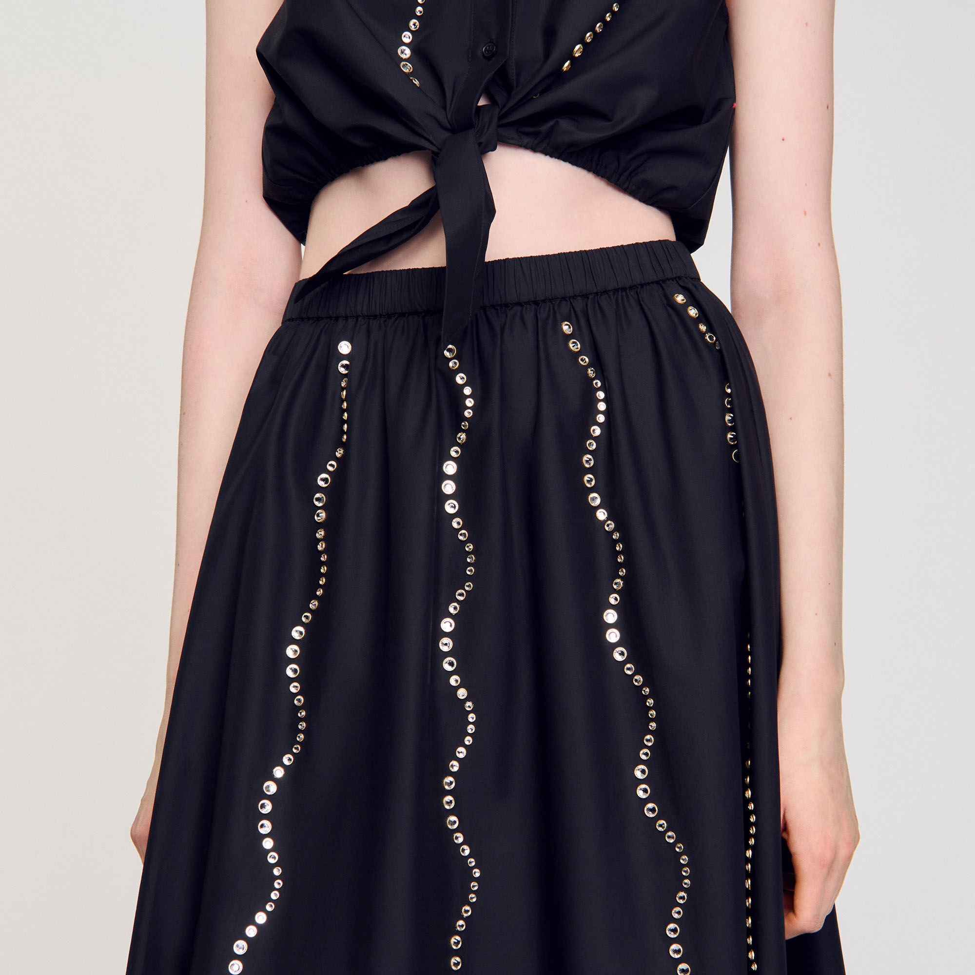 Falda larga con strass