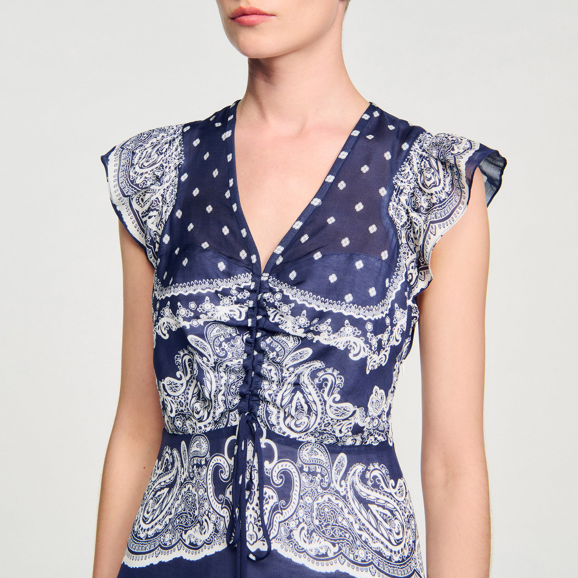 Vestido corto estampado bandana