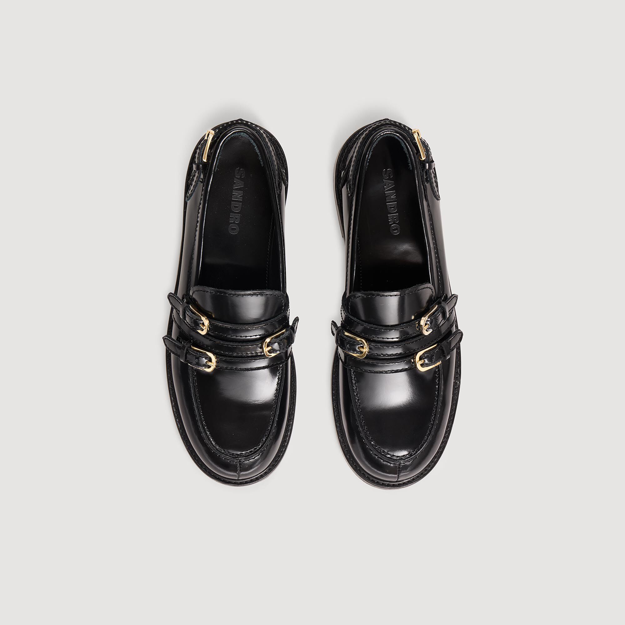 Mocasines con hebillas
