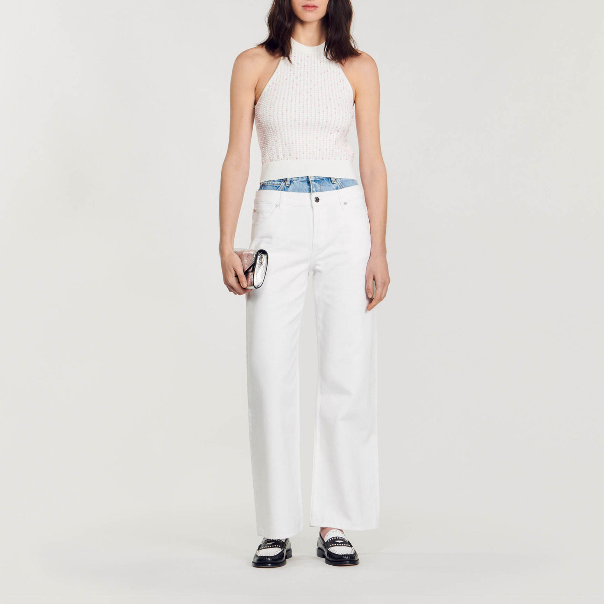 Top de punto decorado con perlas