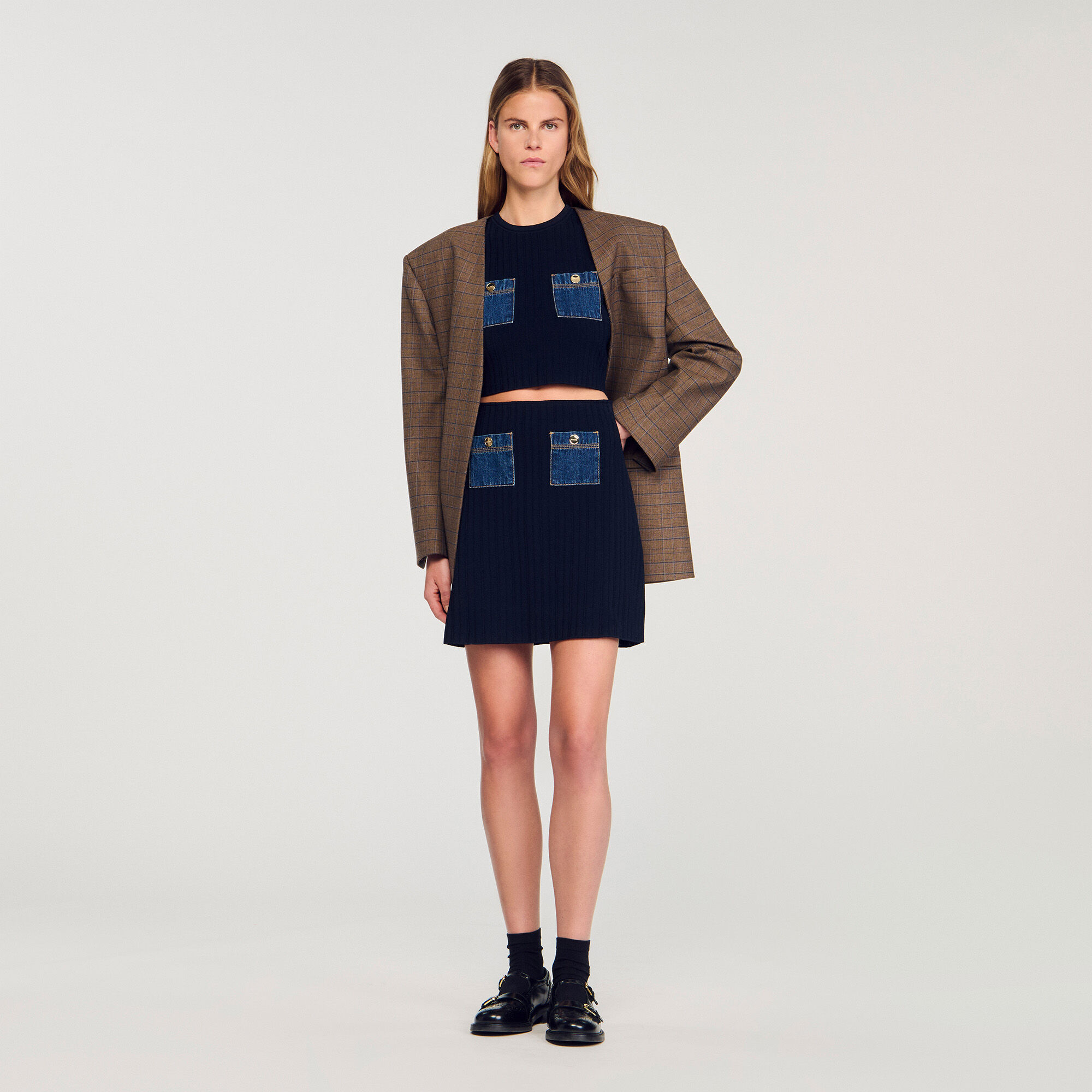 Falda corta de punto y denim