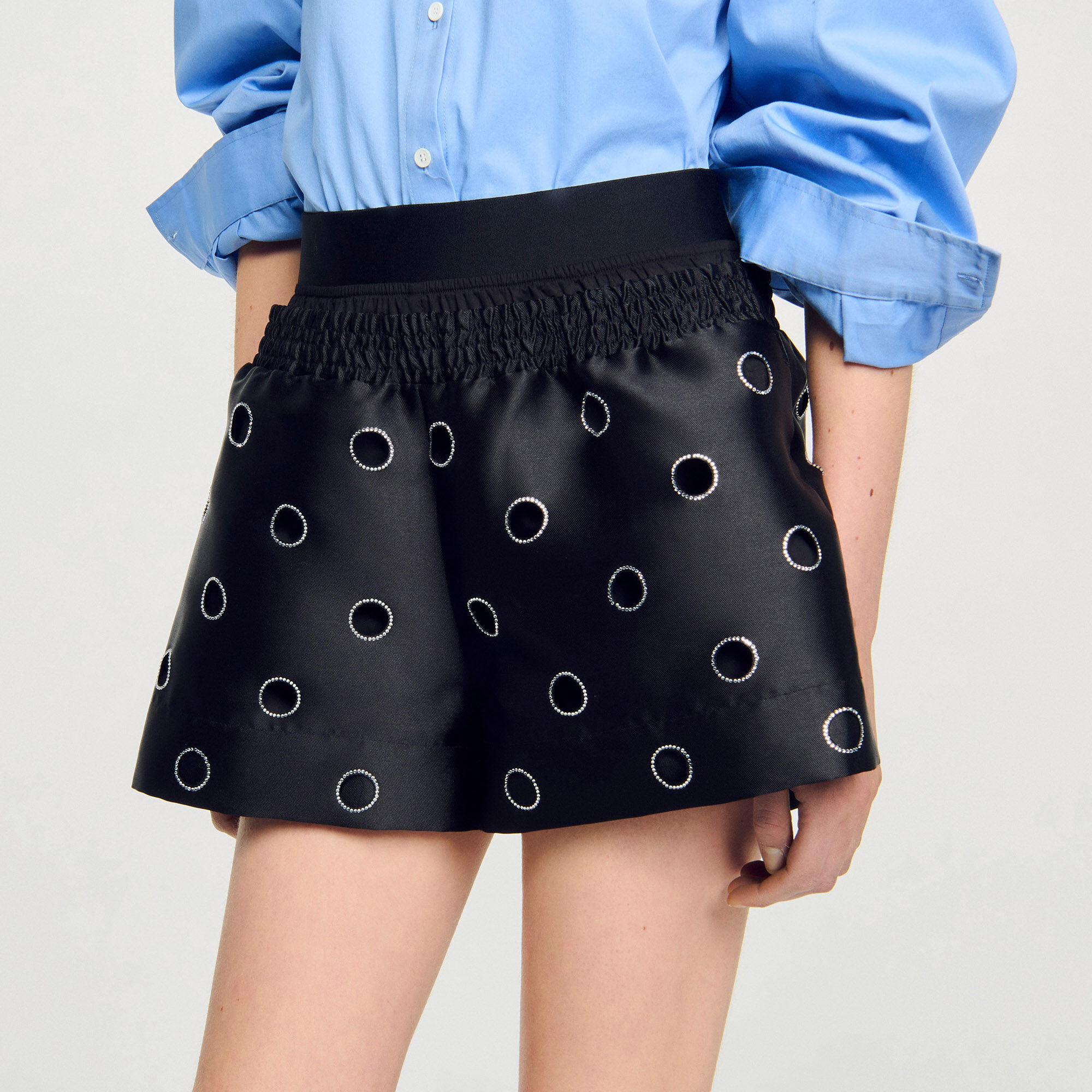 Pantalón corto con strass
