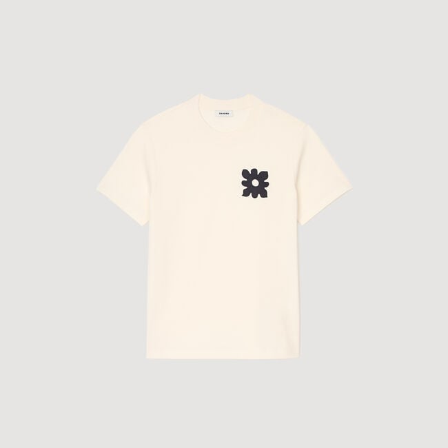 Camiseta con detalle de flor