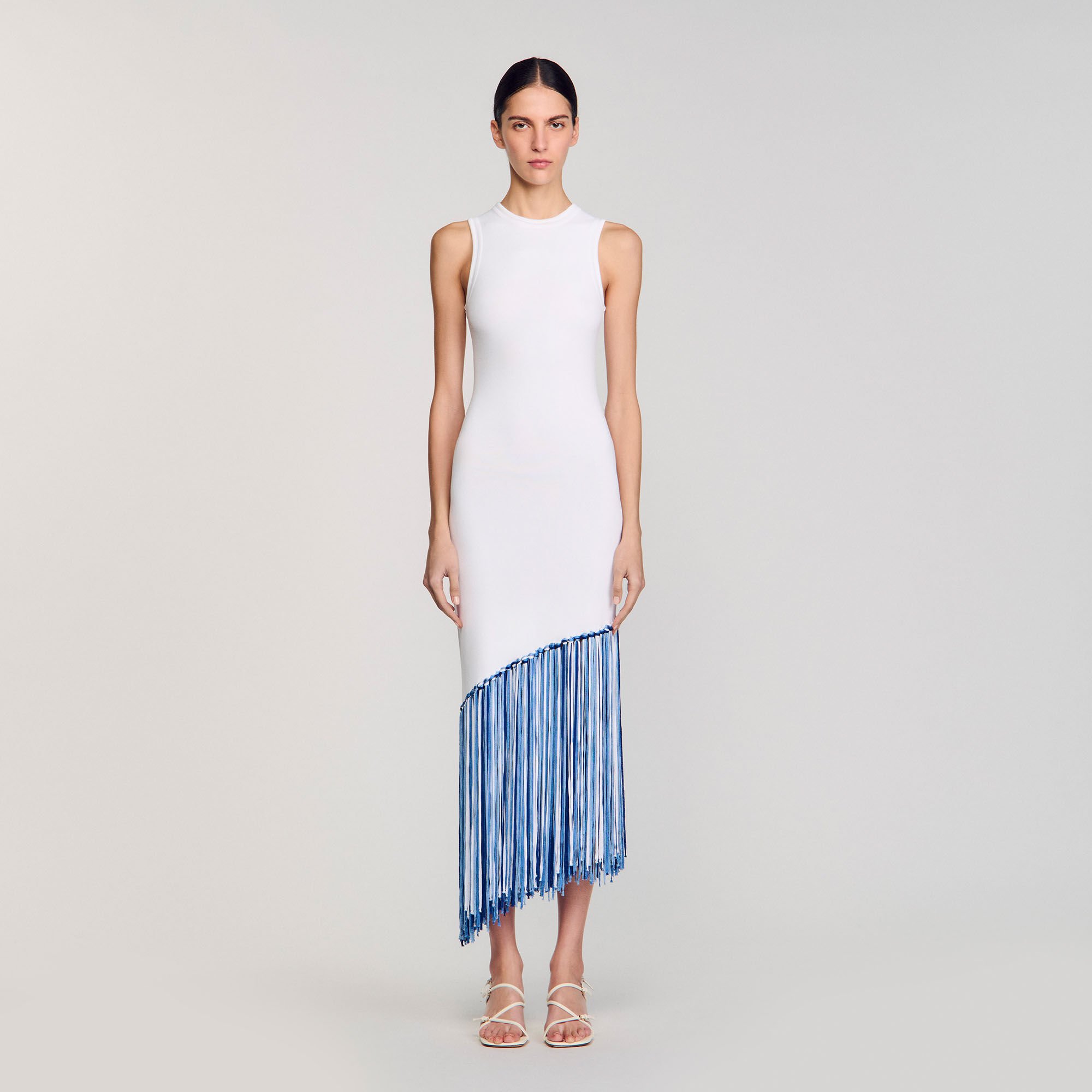 Vestido largo con flecos