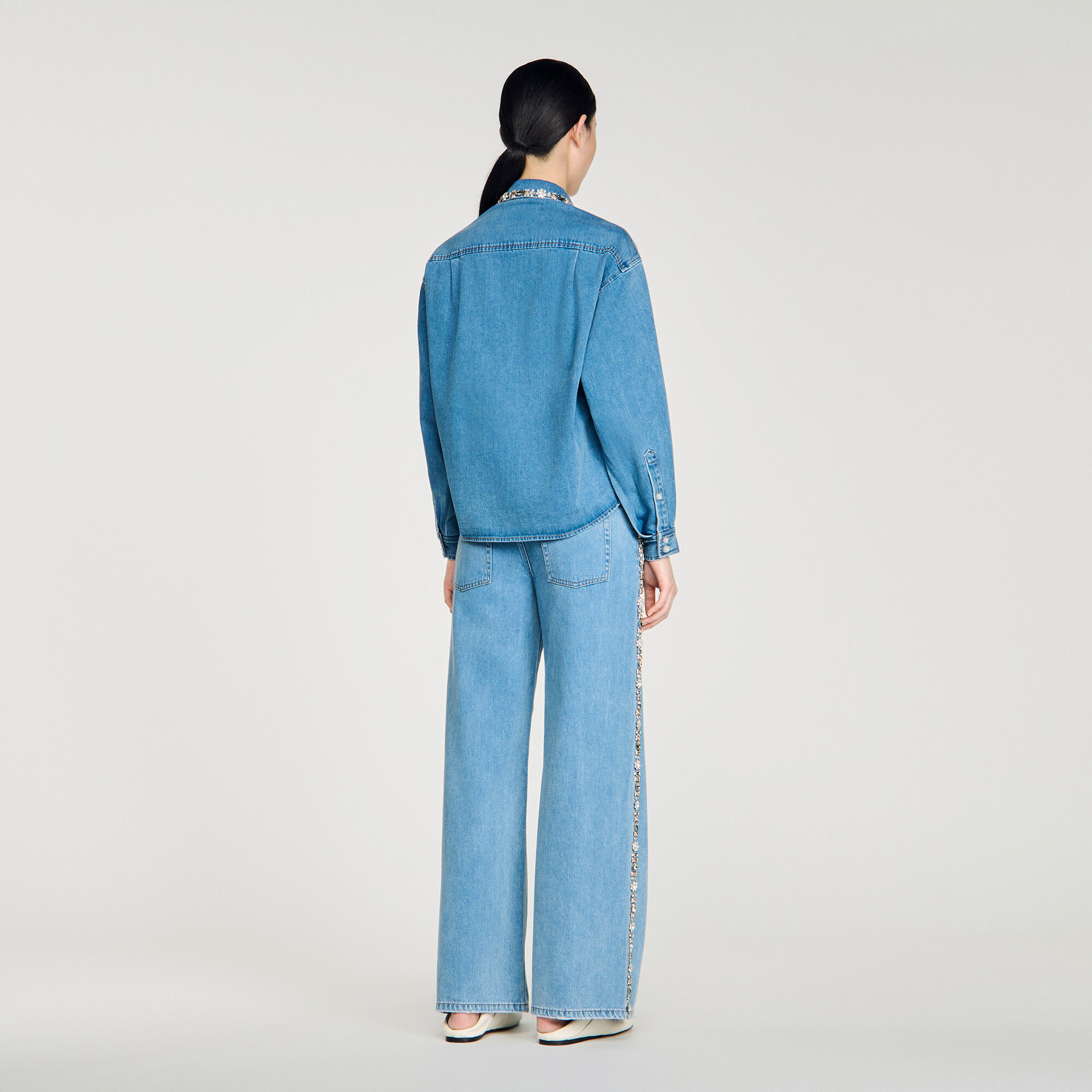 Camisa vaquera con strass