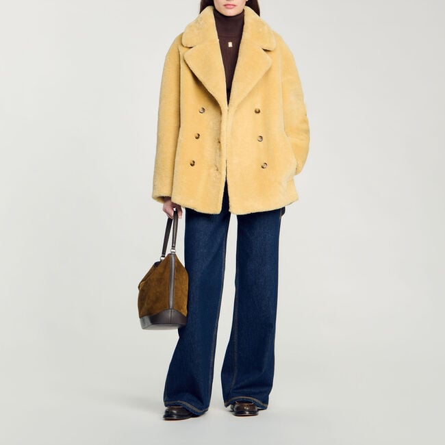 Abrigo de pelo sint&eacute;tico