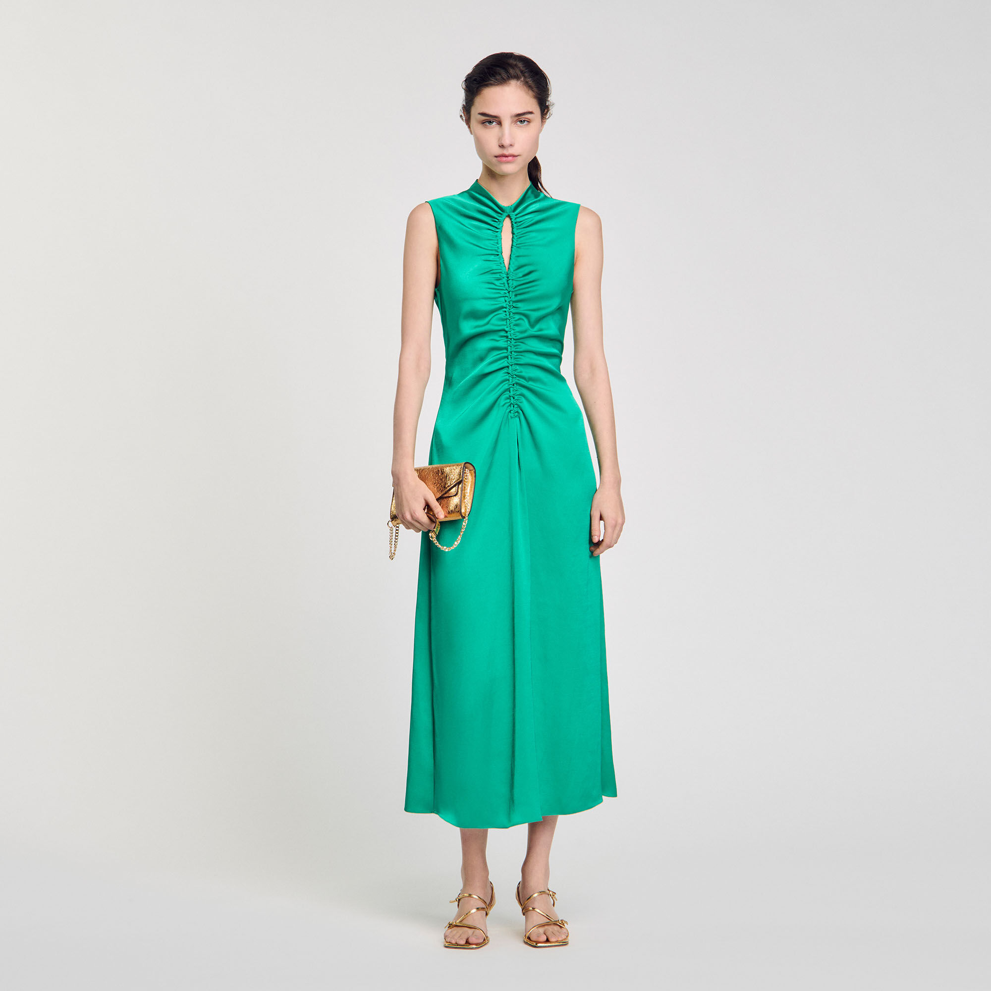 Vestido drapeado de raso