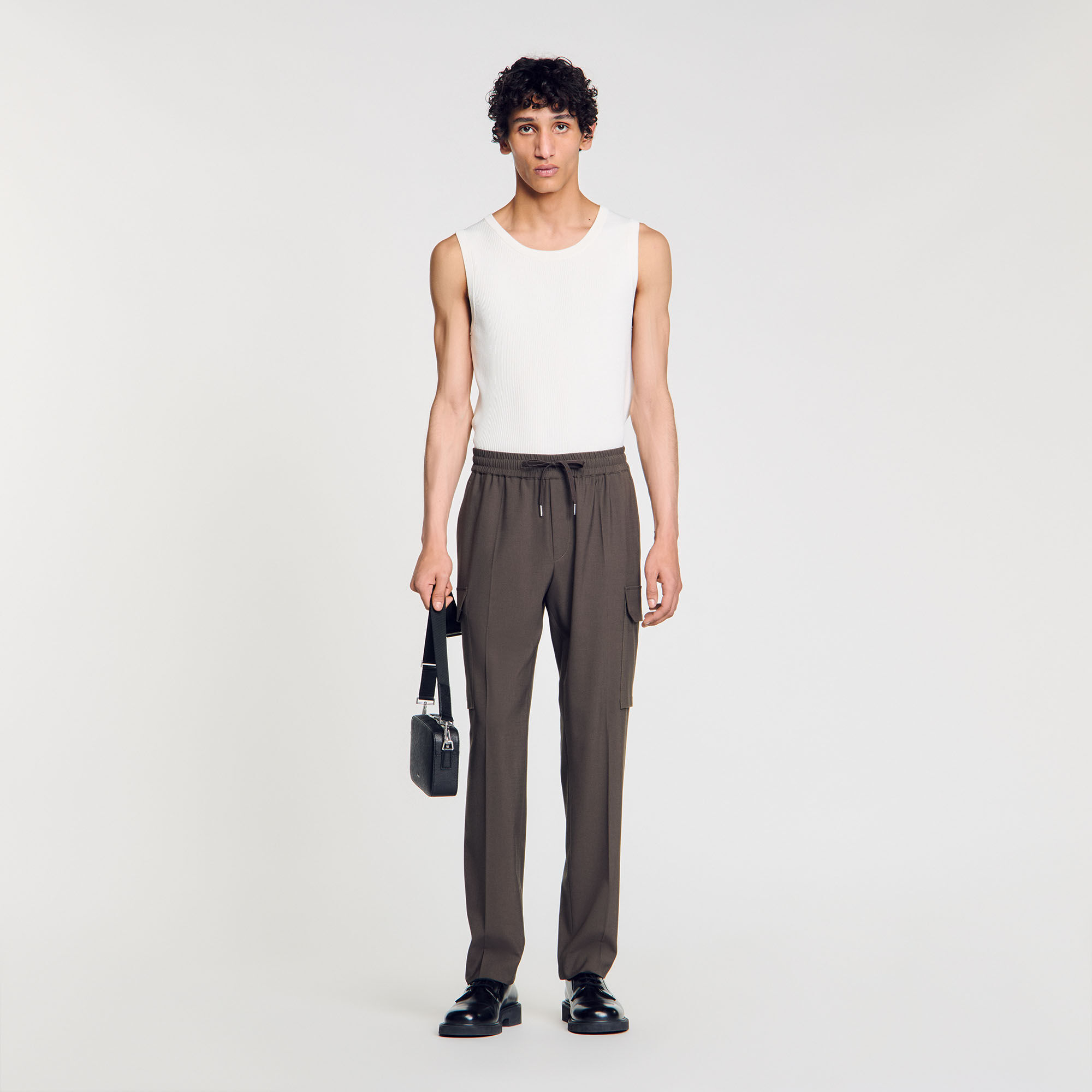 Pantalón cargo elástico