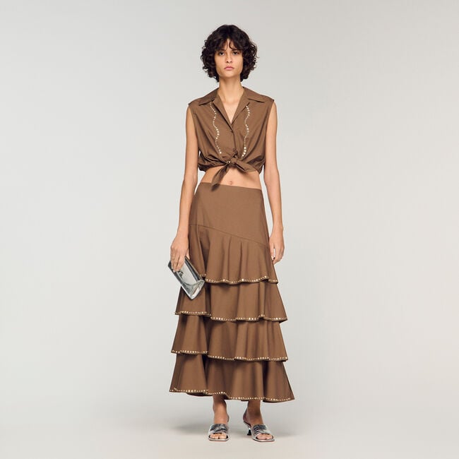 Falda larga con strass y volantes