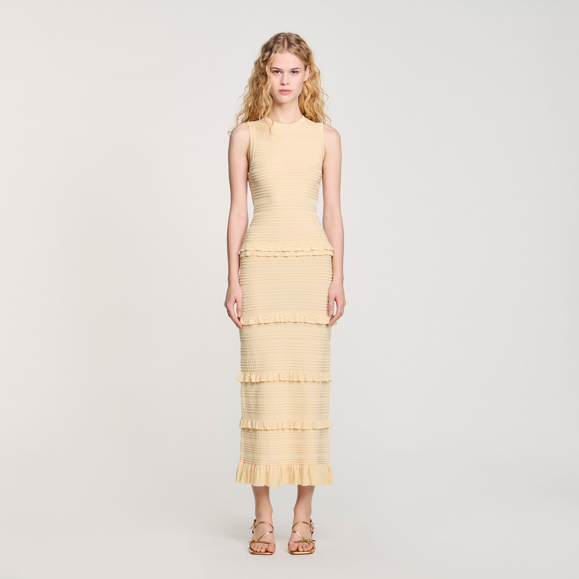 Vestido largo de punto con volantes