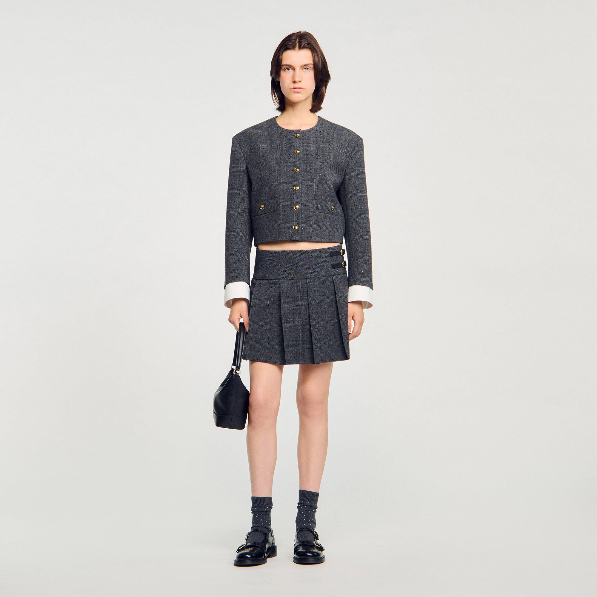 Falda corta de traje con strass