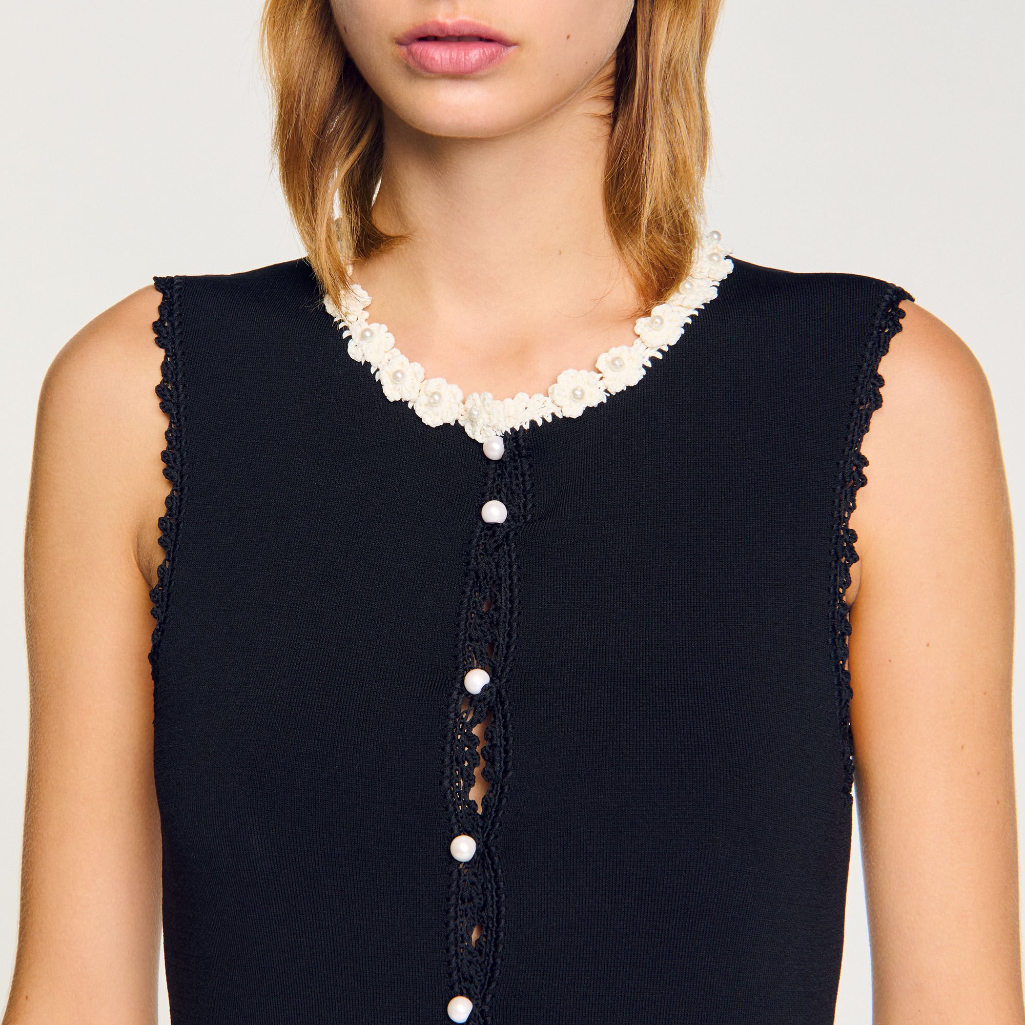Vestido largo con detalles de ganchillo
