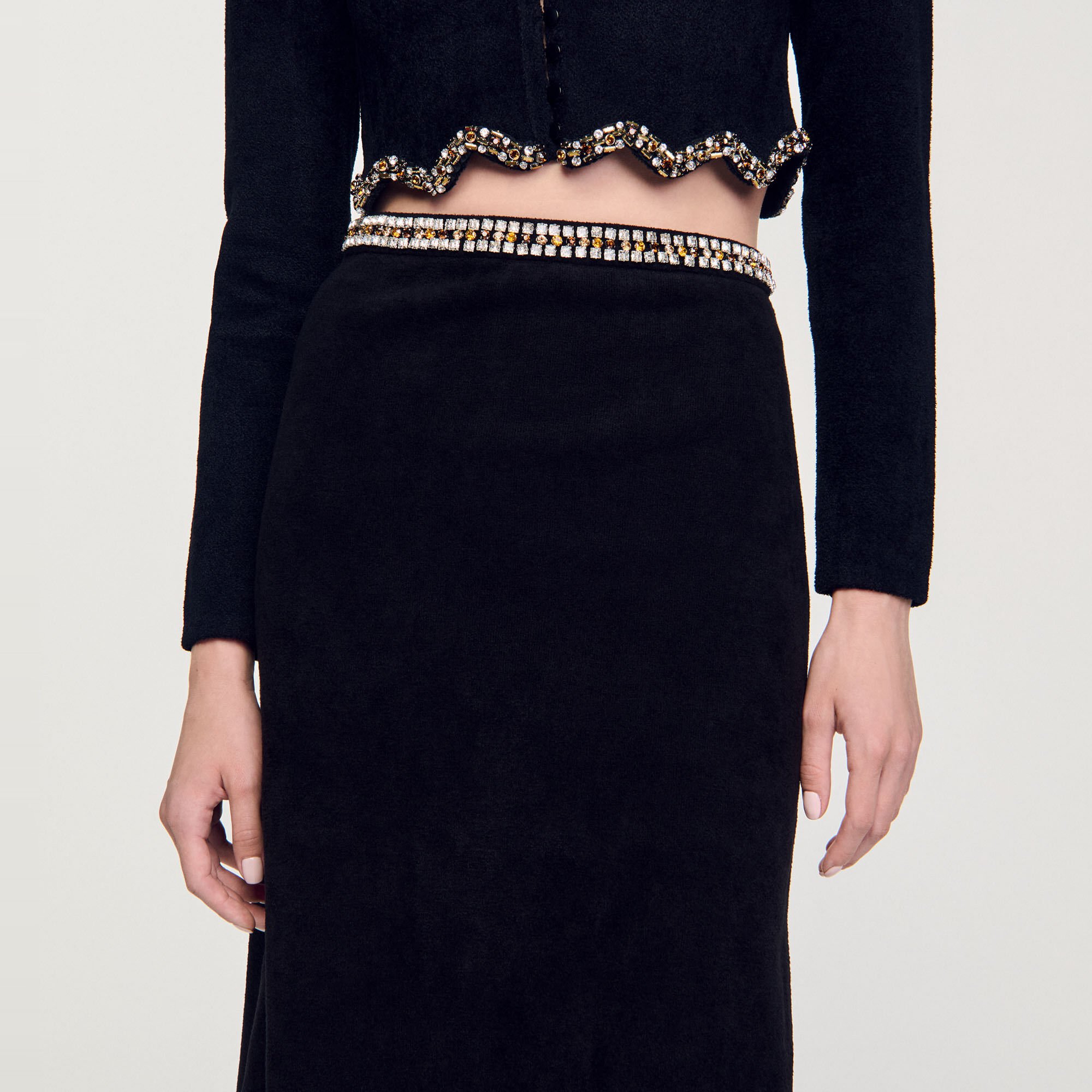 Falda corta con strass