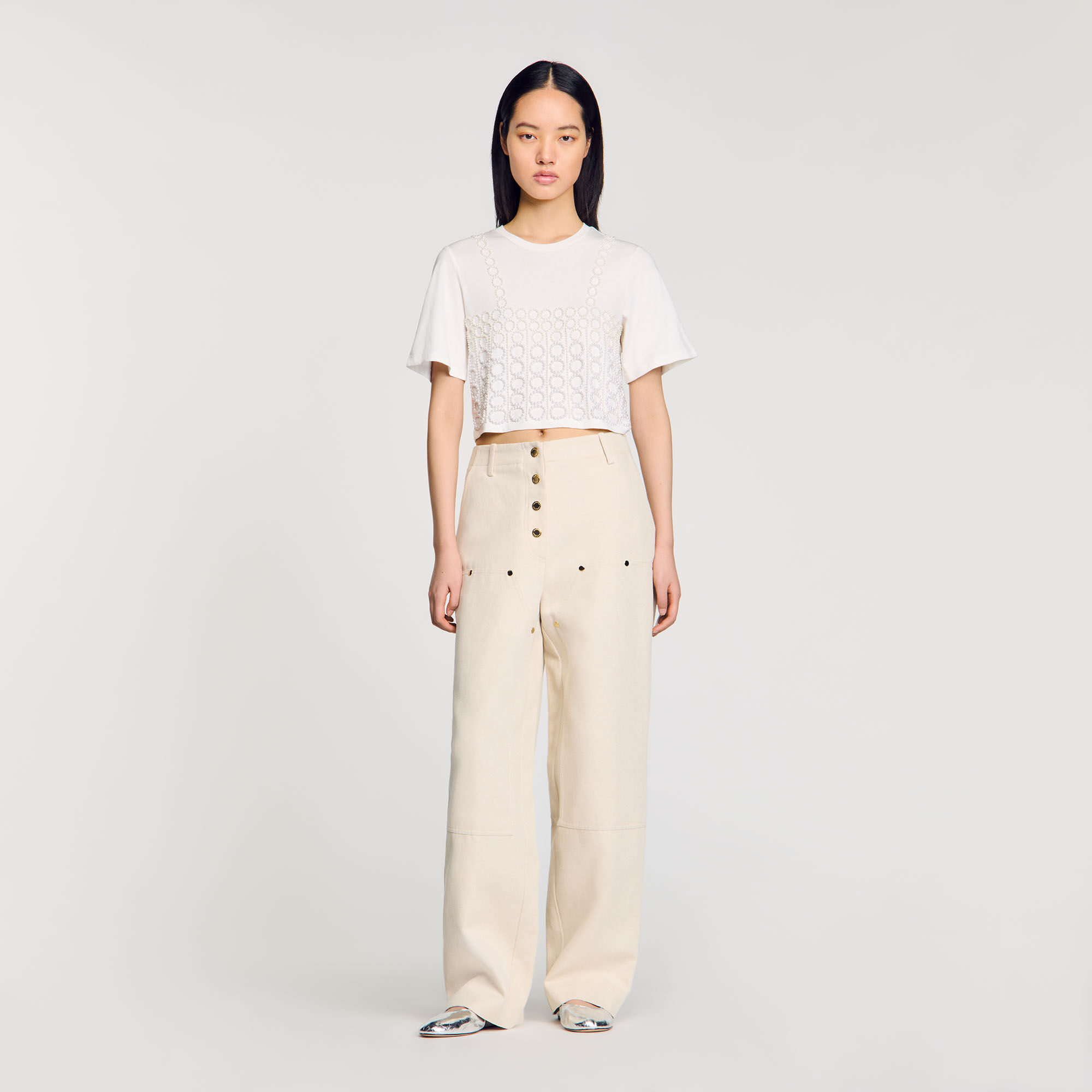 Camiseta cropped con pedrería