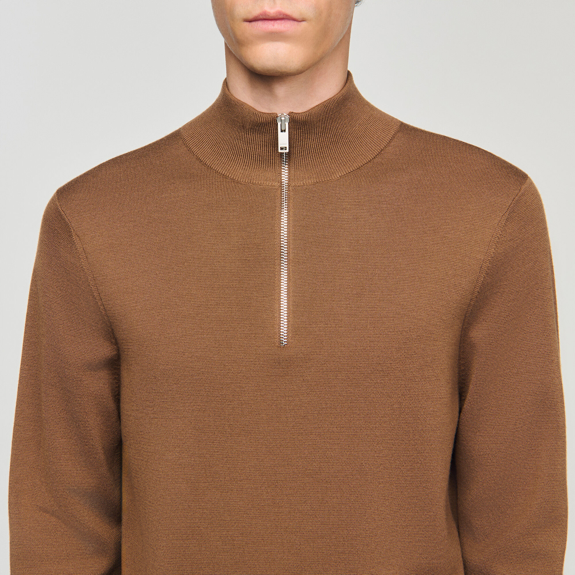 Jersey de lana con cuello de cremallera