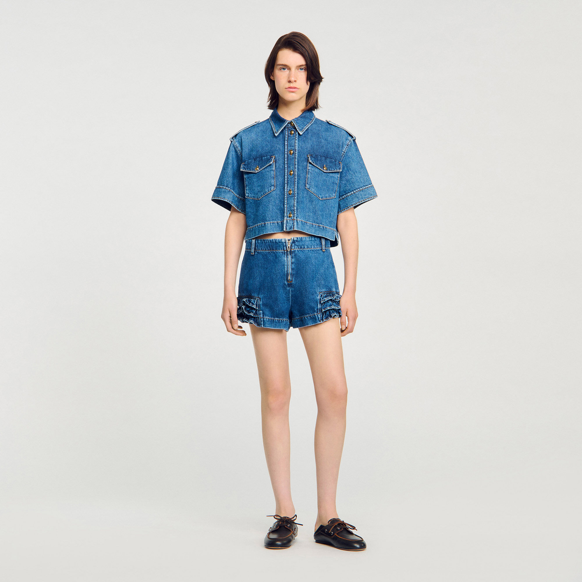 Pantalón corto vaquero con volantes