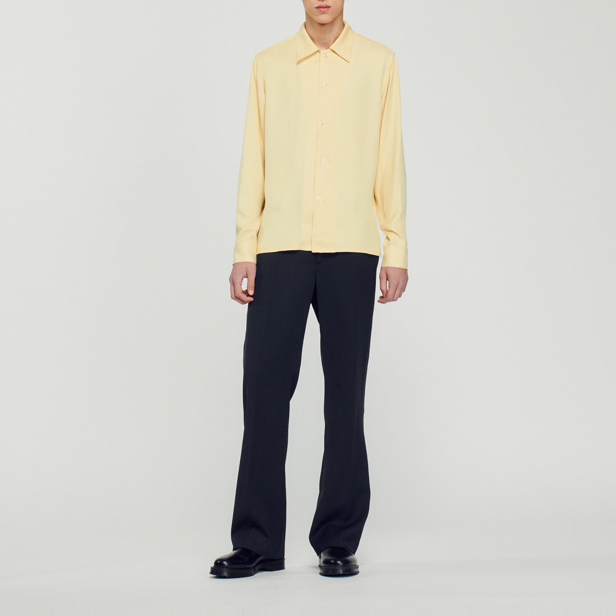 Camisa fluida de cuello estilo tiburón
