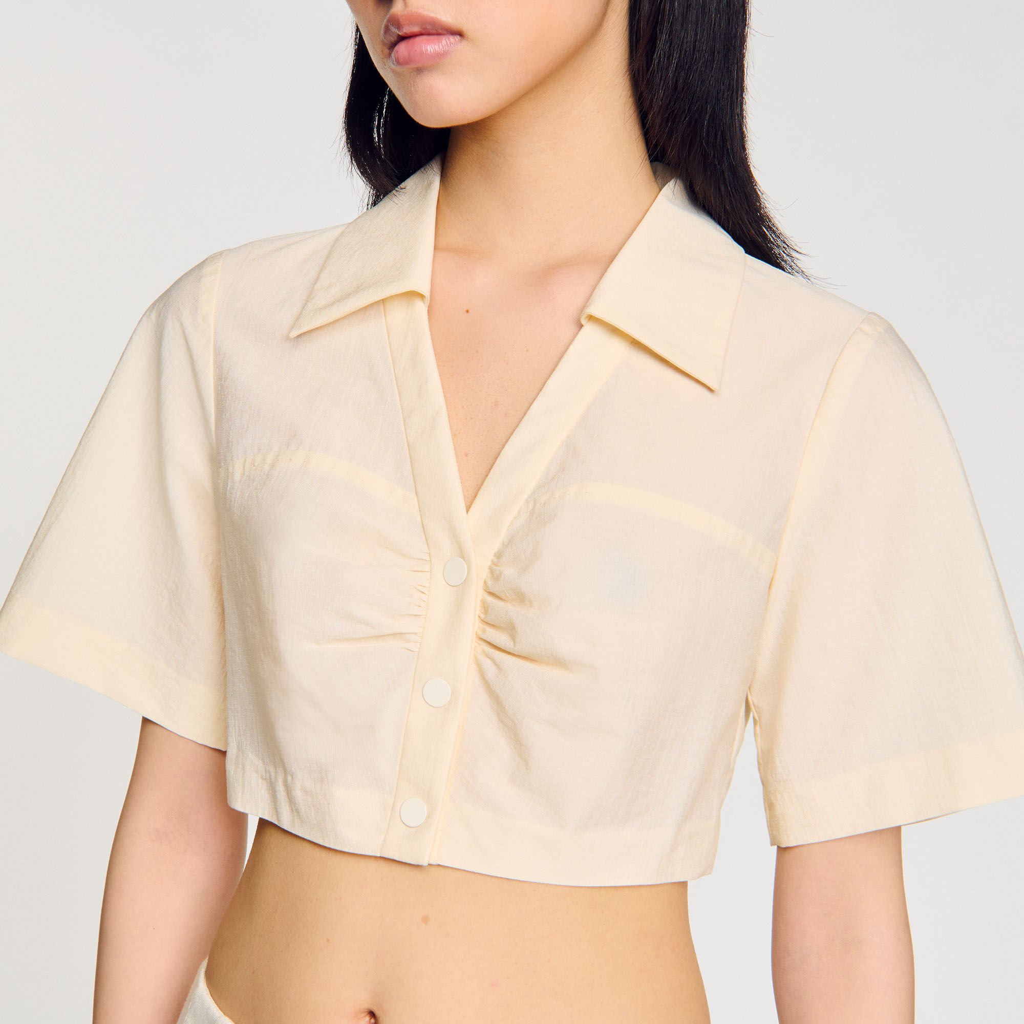 Camisa corta fruncida