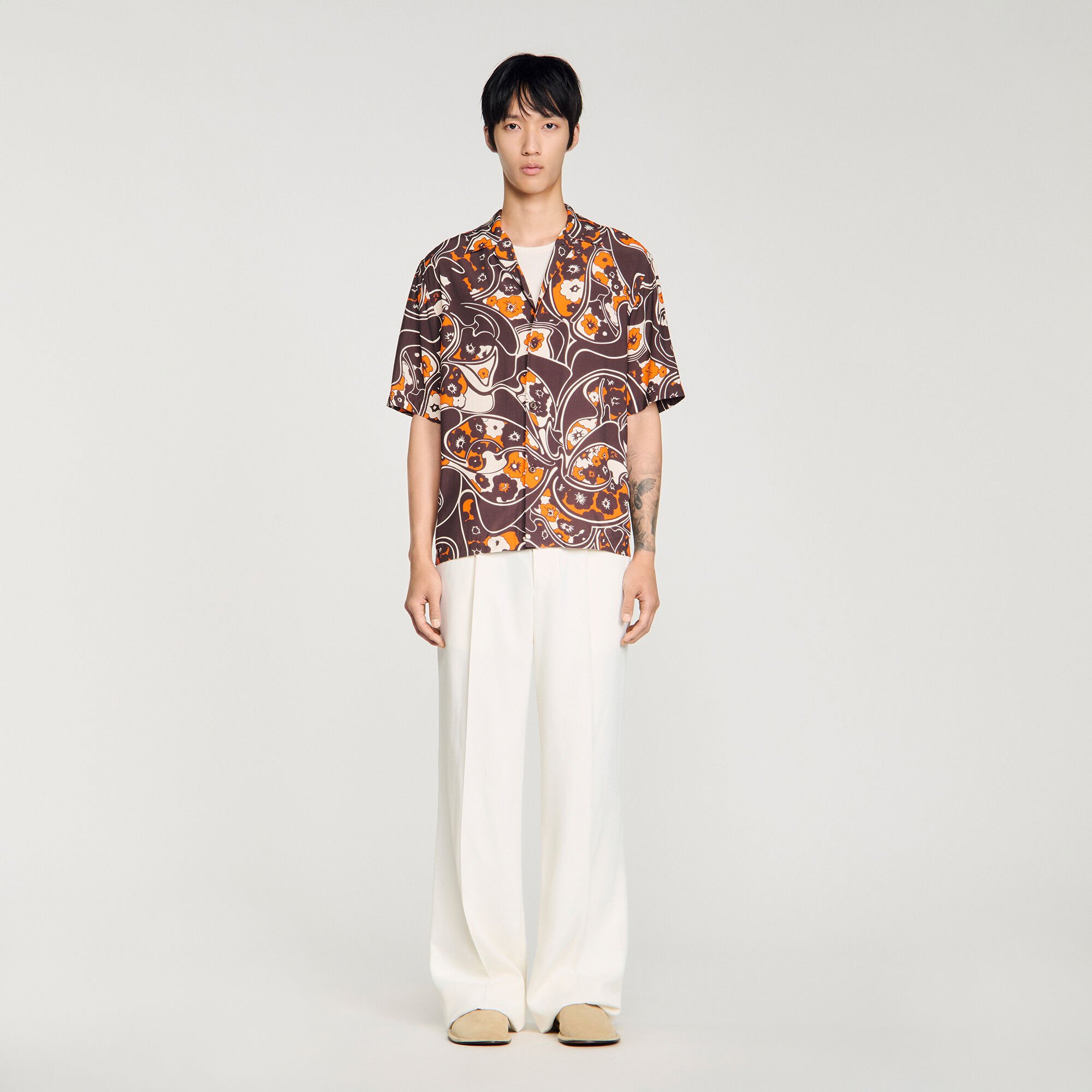 Camisa estampada cuello italiano