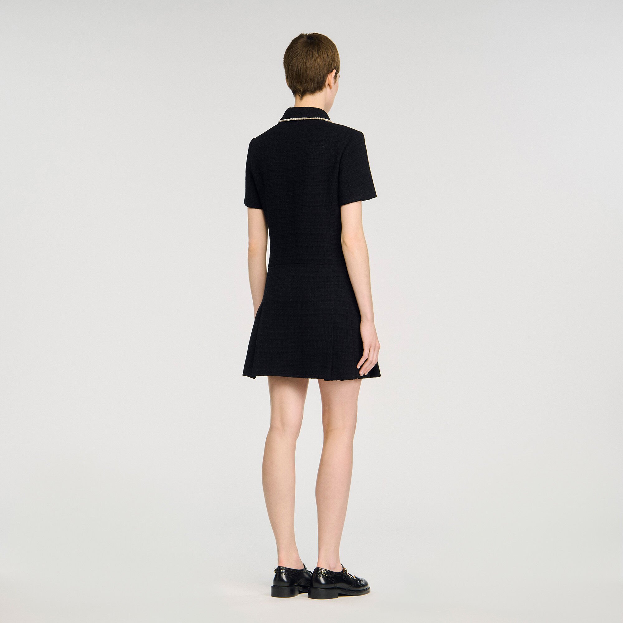 Vestido corto de tweed con botones