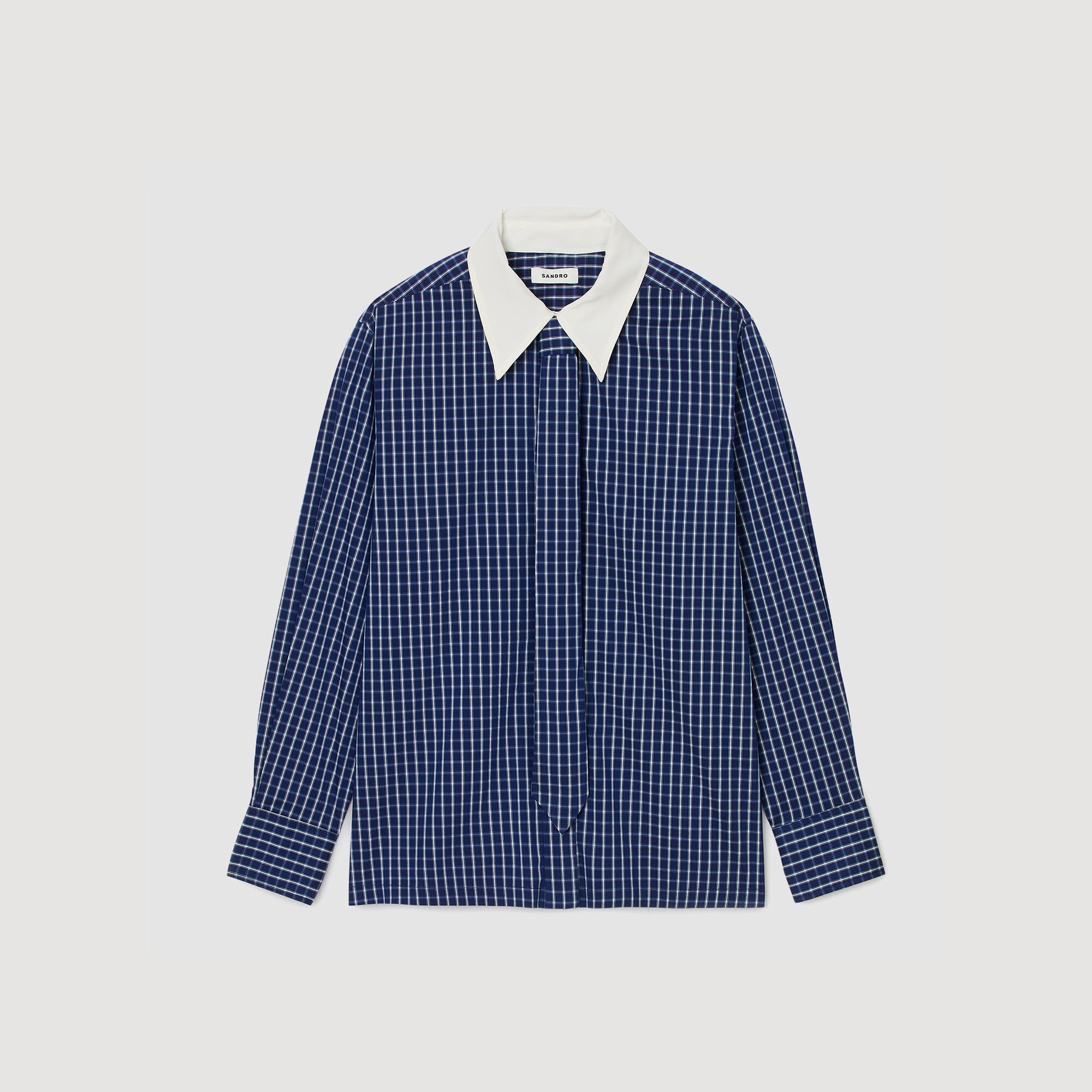 Camisa a cuadros y corbata