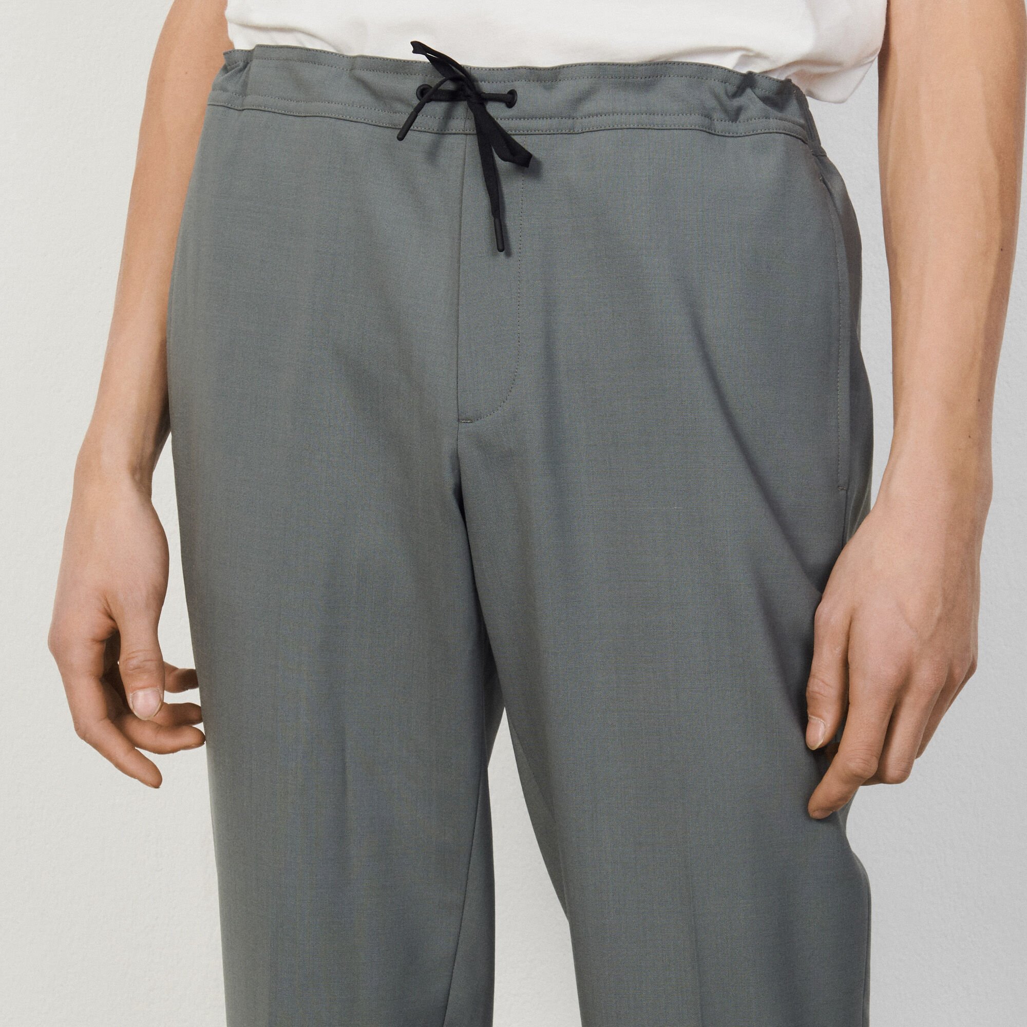 Pantalón con un elástico en la cintura