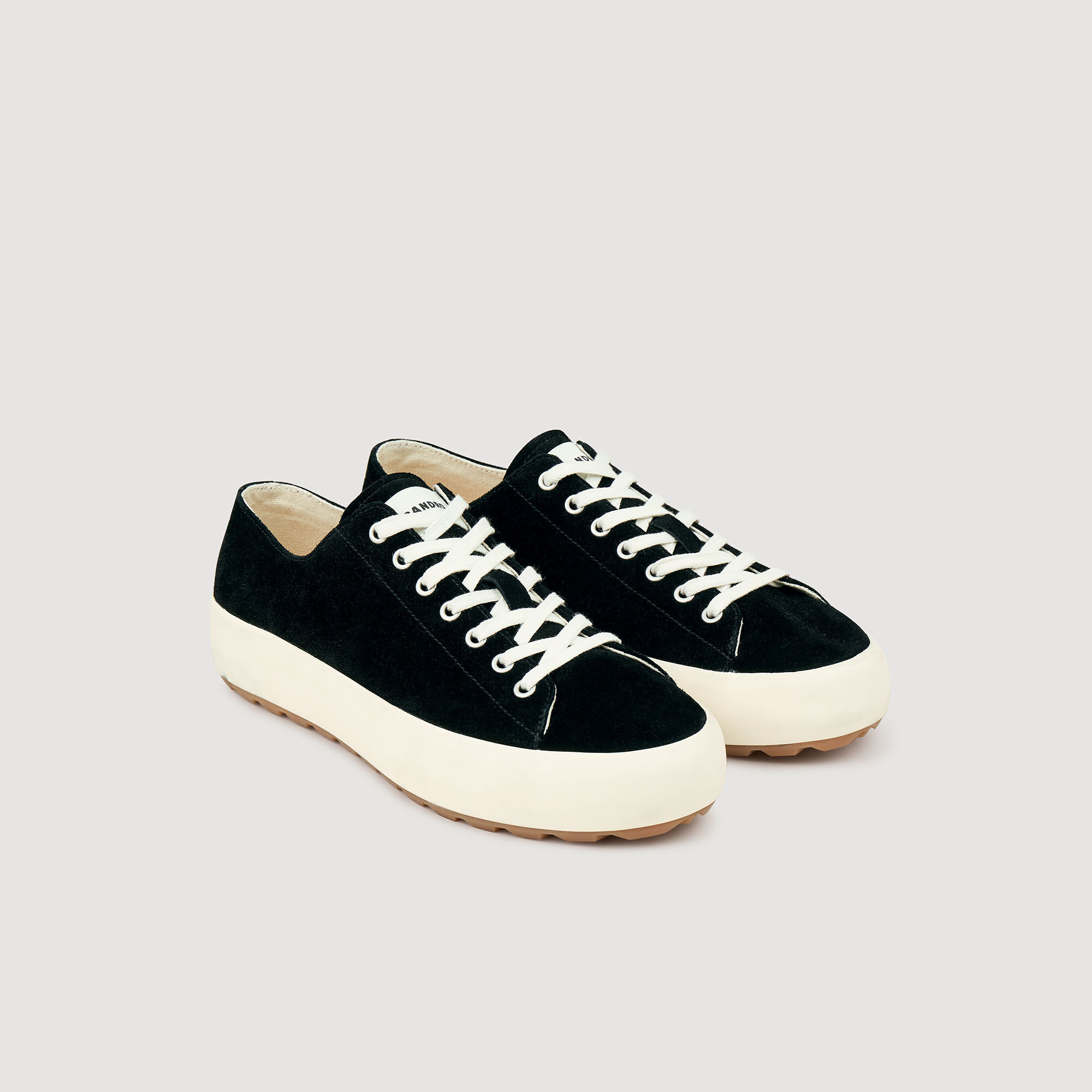 Zapatillas bajas de serraje