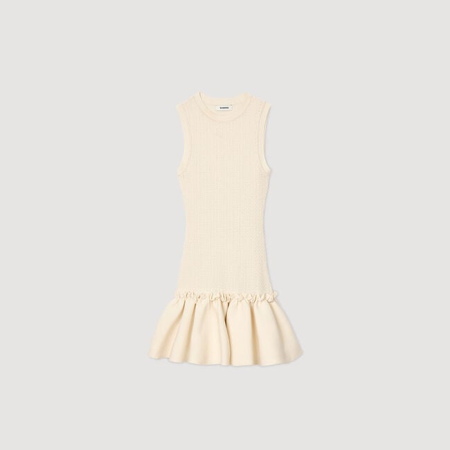 Vestido corto de punto con volante