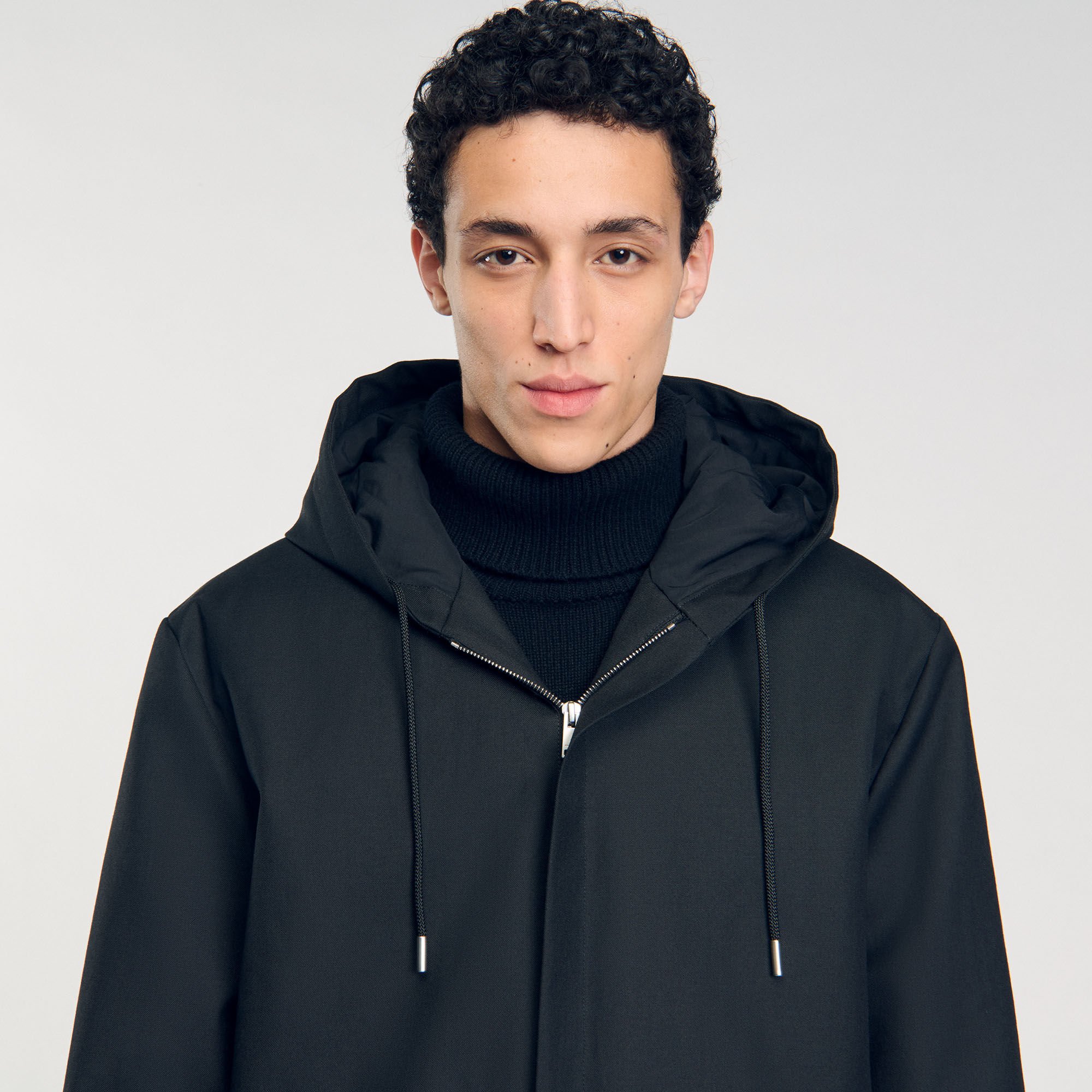 Parka con capucha y cremallera Parka con capucha y cremallera