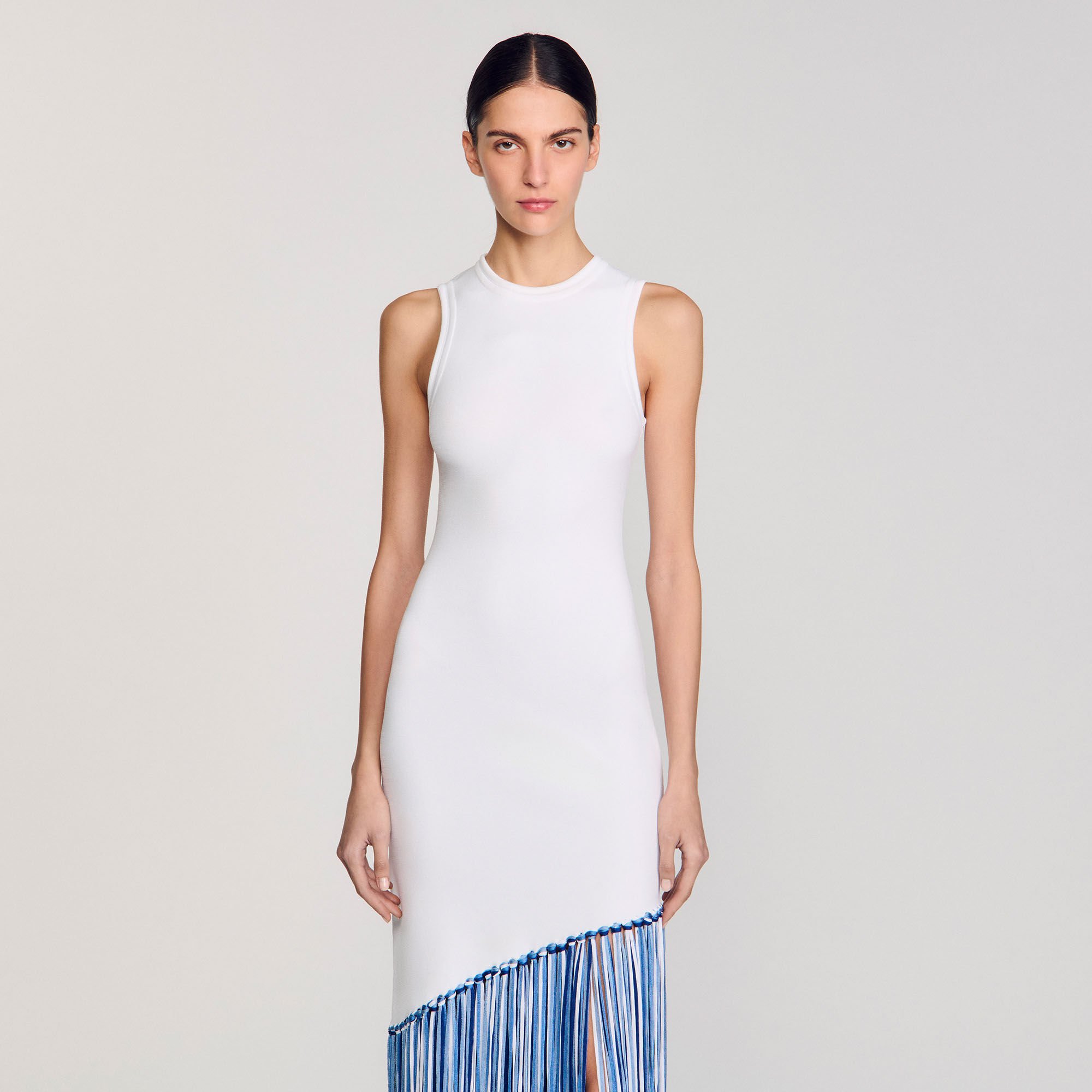 Vestido largo con flecos