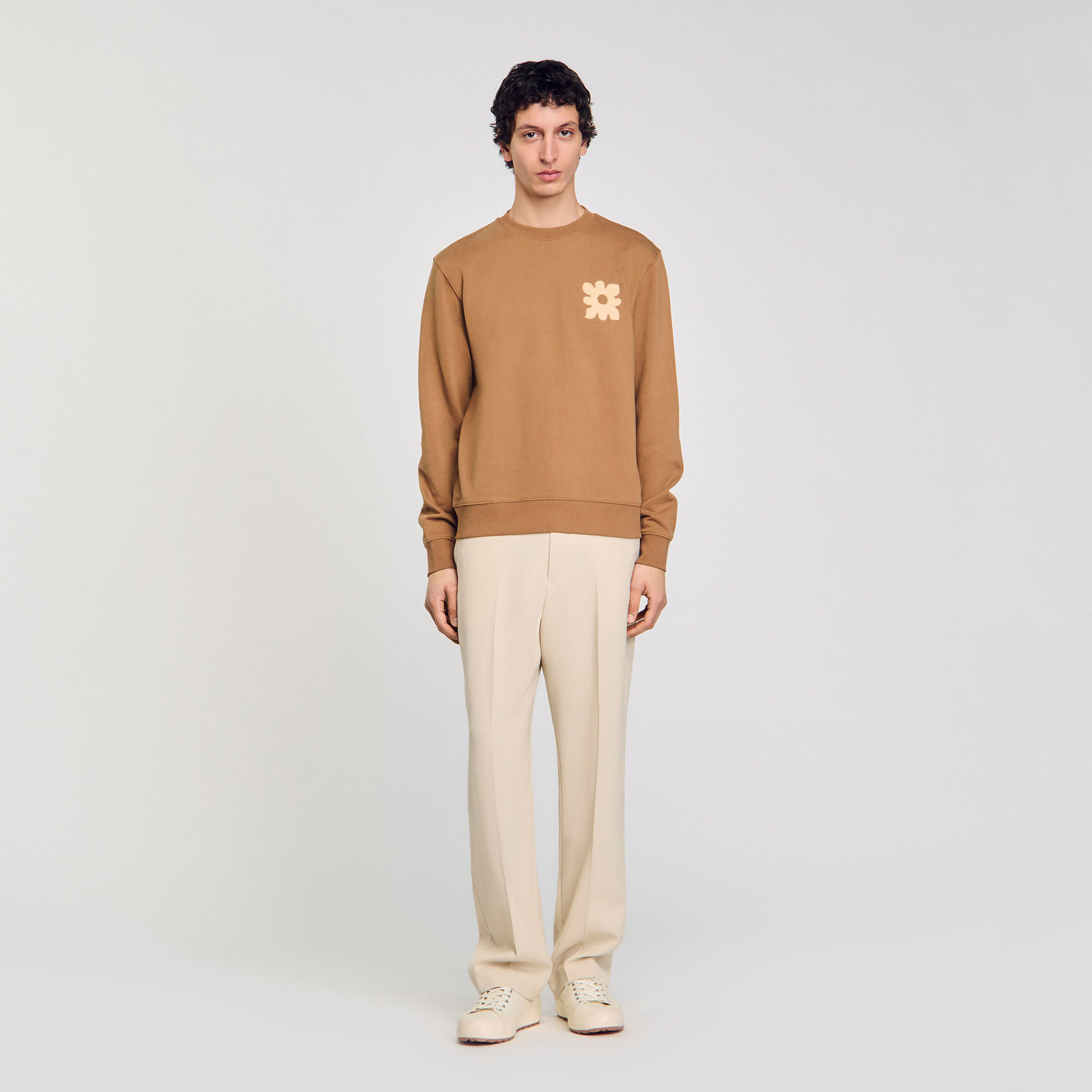 Sudadera con parche de flor