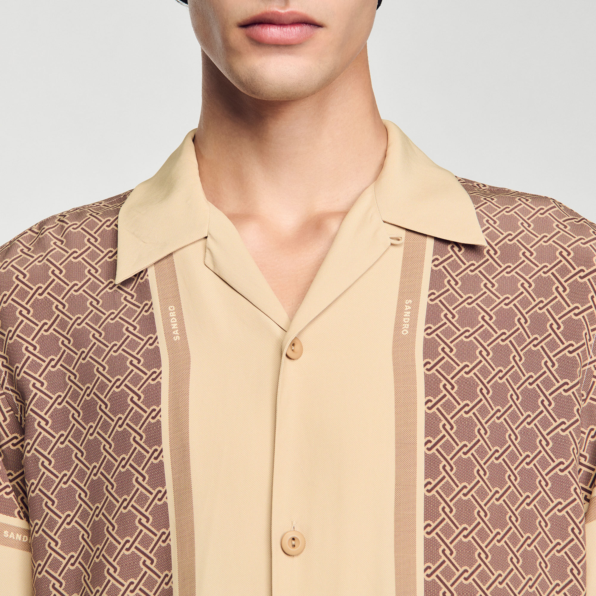 Camisa estampada de manga corta