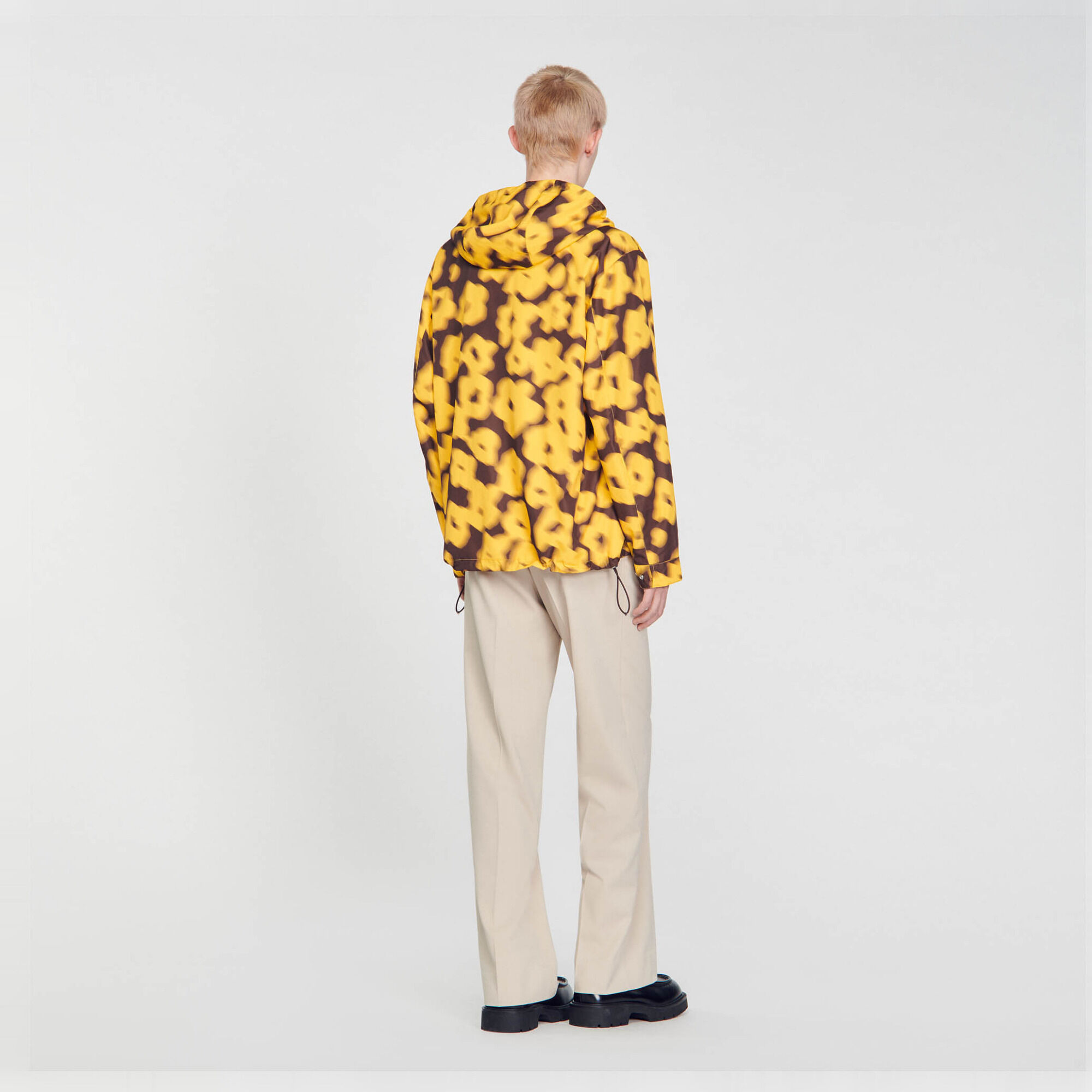 Cazadora con estampado de flores