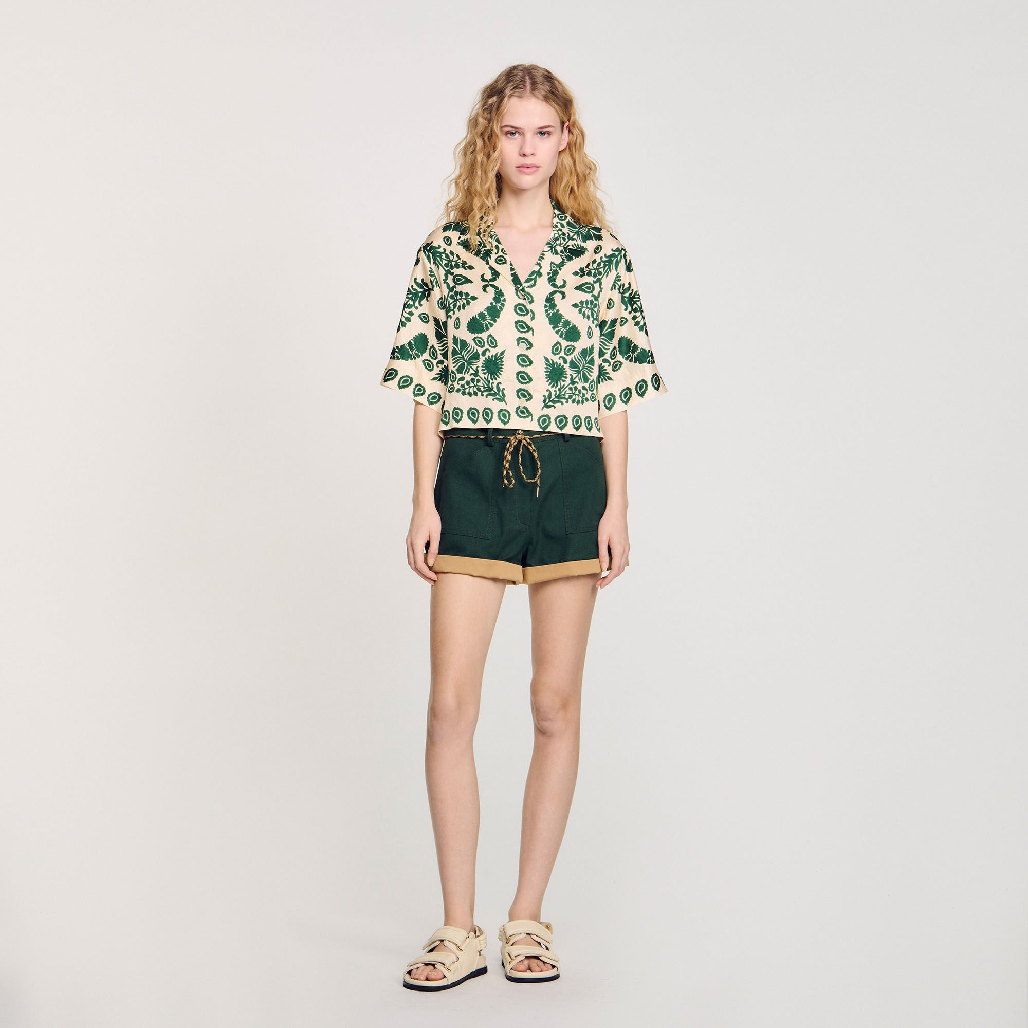 Camisa con estampado floral