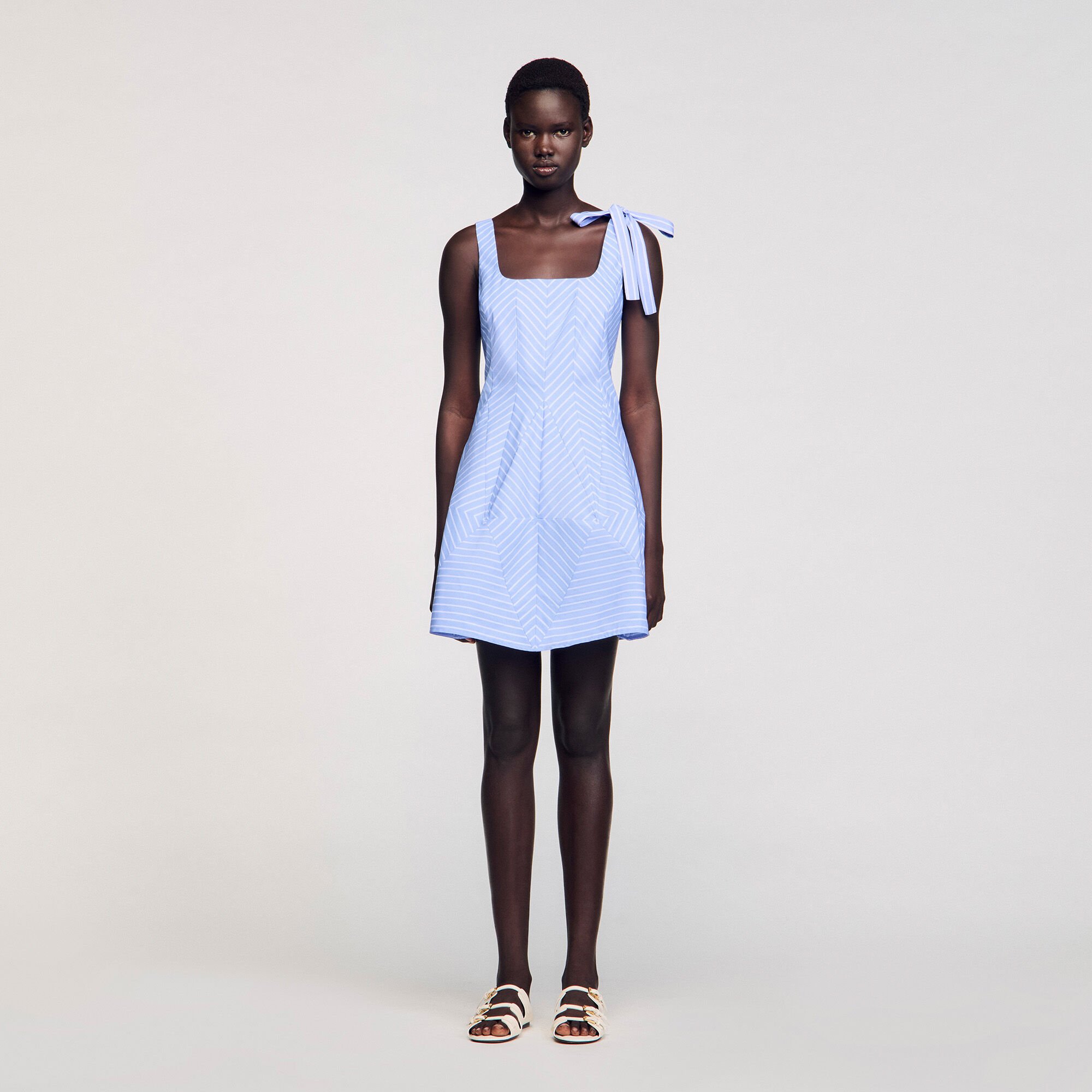 Vestido corto a rayas