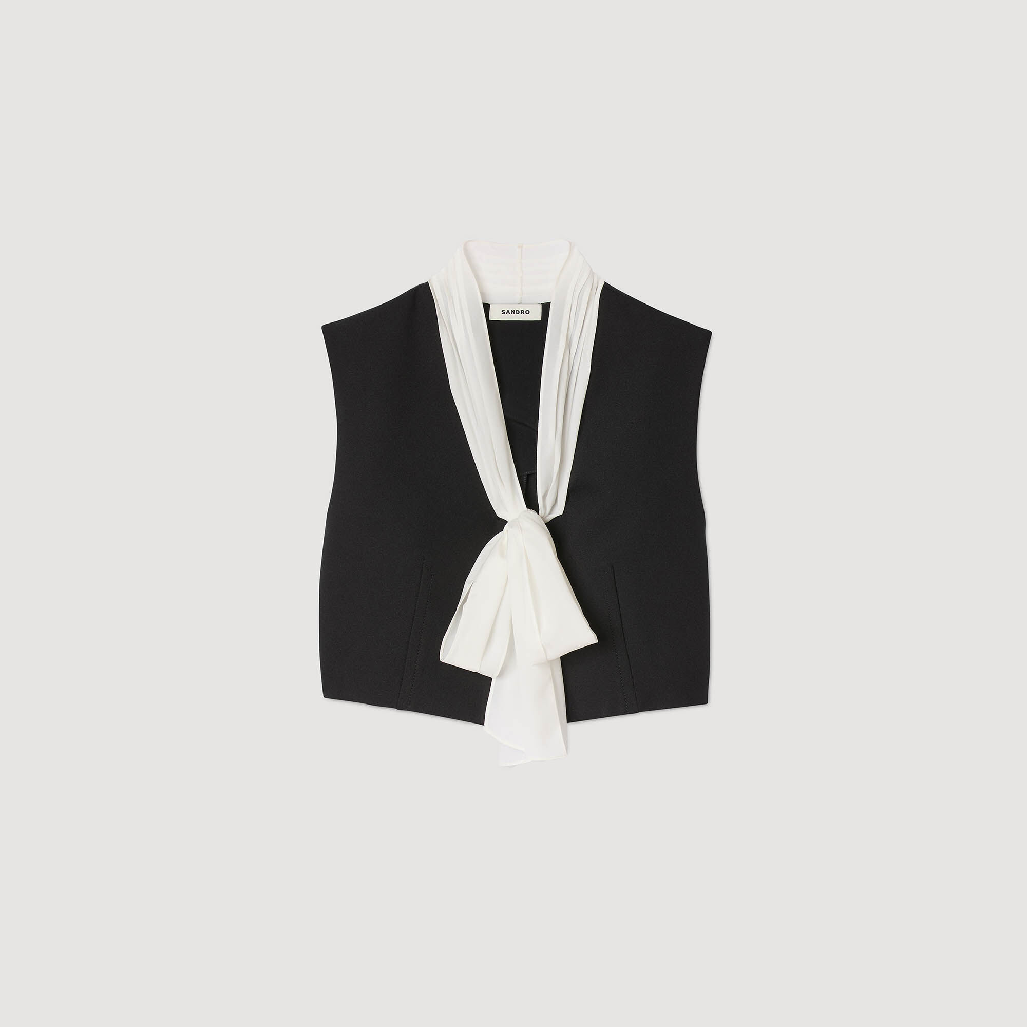 Top corto con cuello lavallière