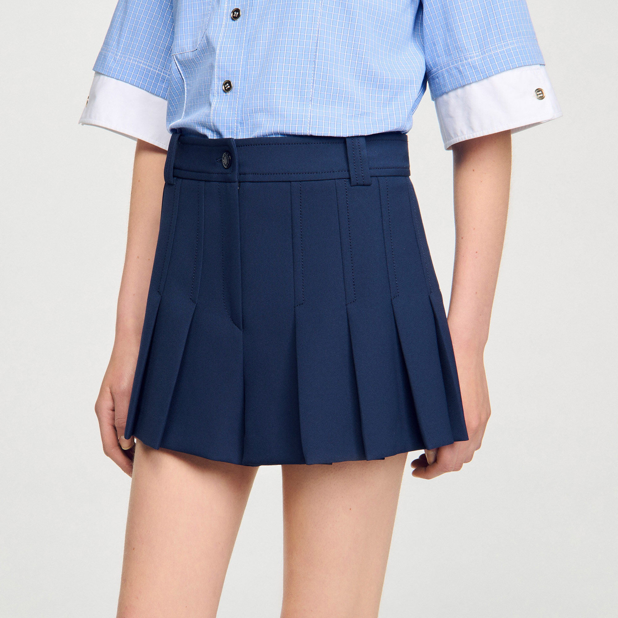 Short de traje con pliegues