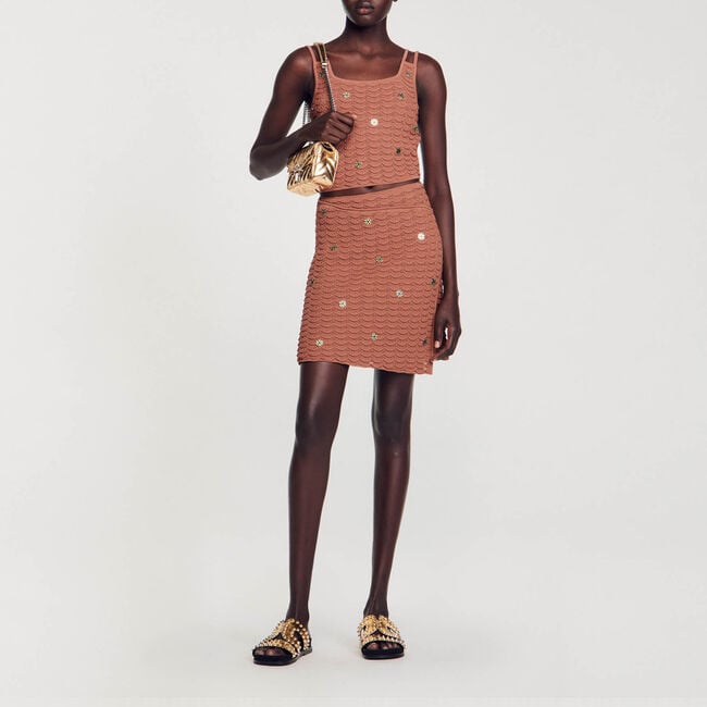 Falda corta asimétrica