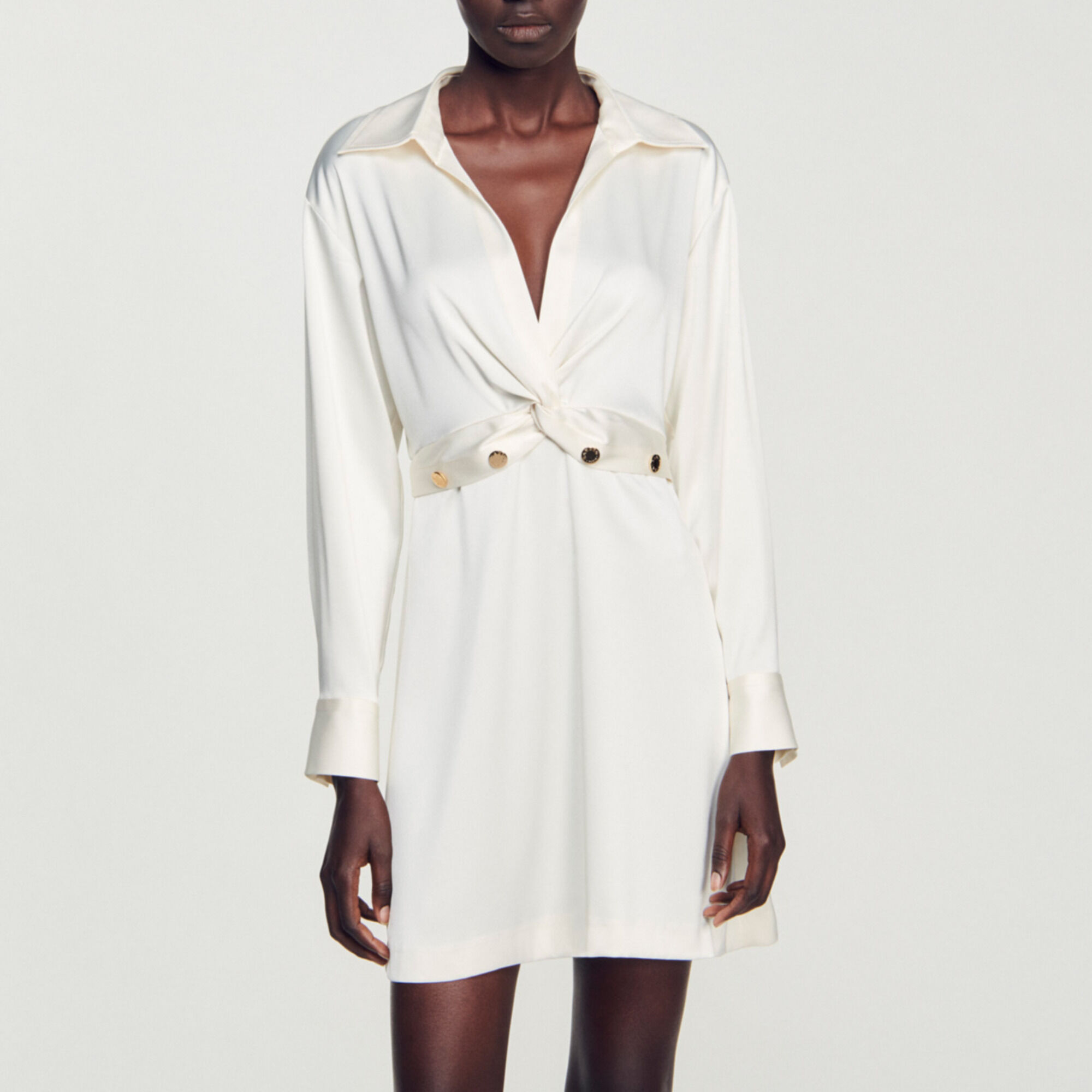 Vestido corto satinado