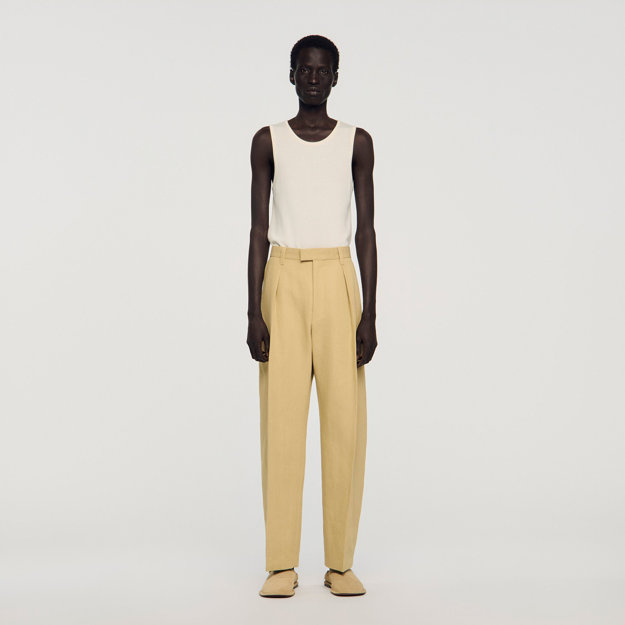 Pantal&oacute;n plisado de algod&oacute;n y lino