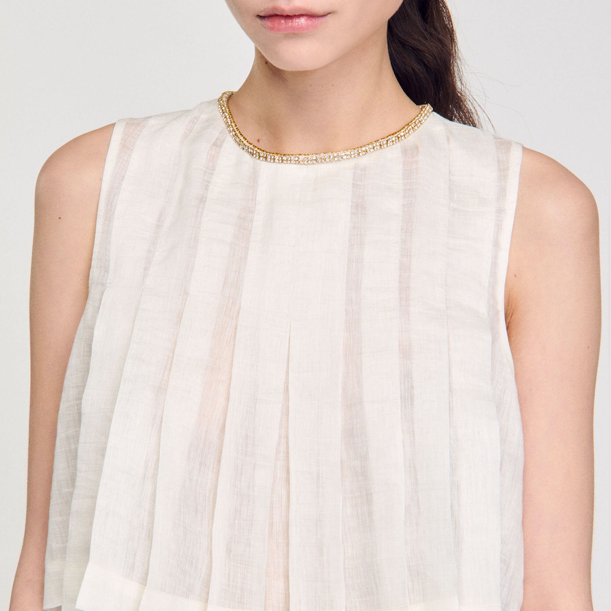 Top corto tablas y cuello de strass