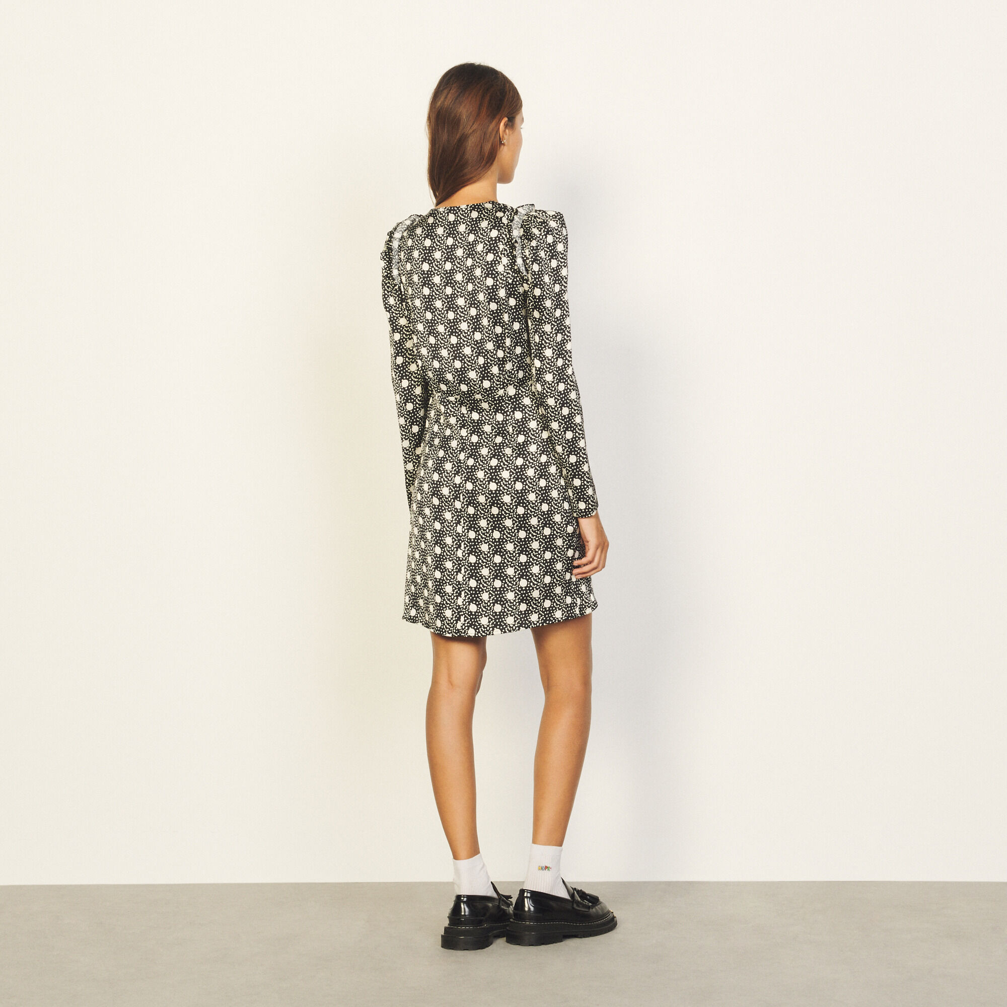 Vestido corto y fluido estampado