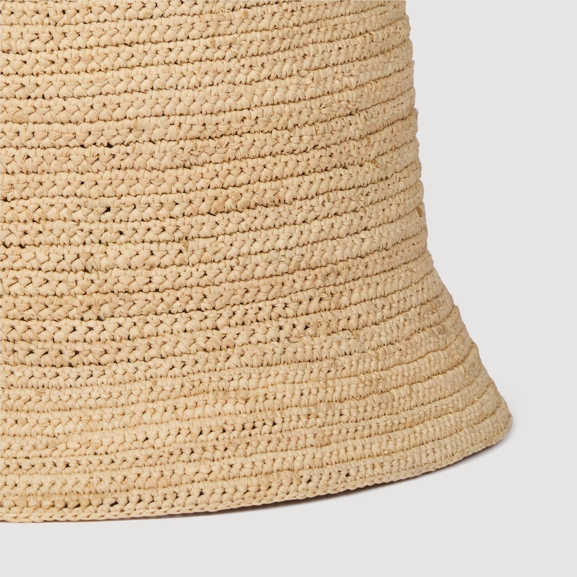 Gorro de croch&eacute; de rafia