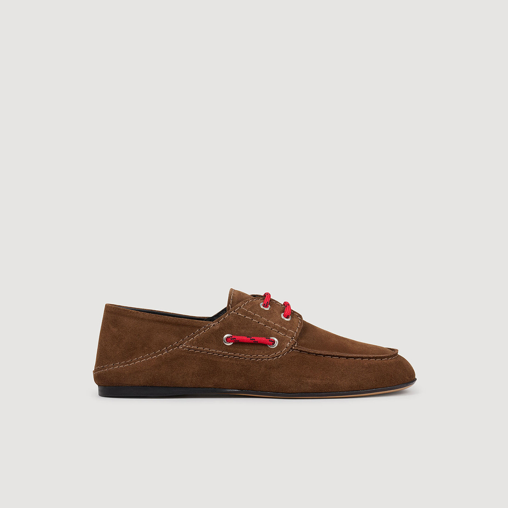 Zapatos n&aacute;uticos de ante con cord&oacute;n
